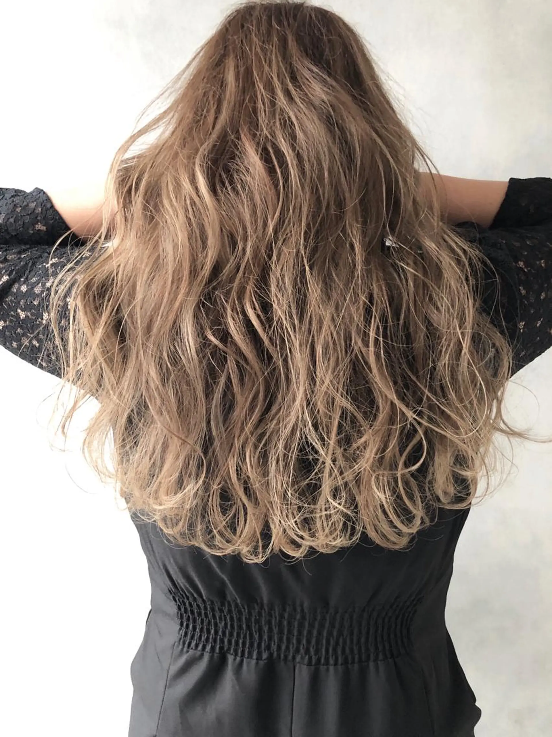 ロング 外国人風カラー ハイライト 小澤大輔 YOLO hairのヘアスタイル