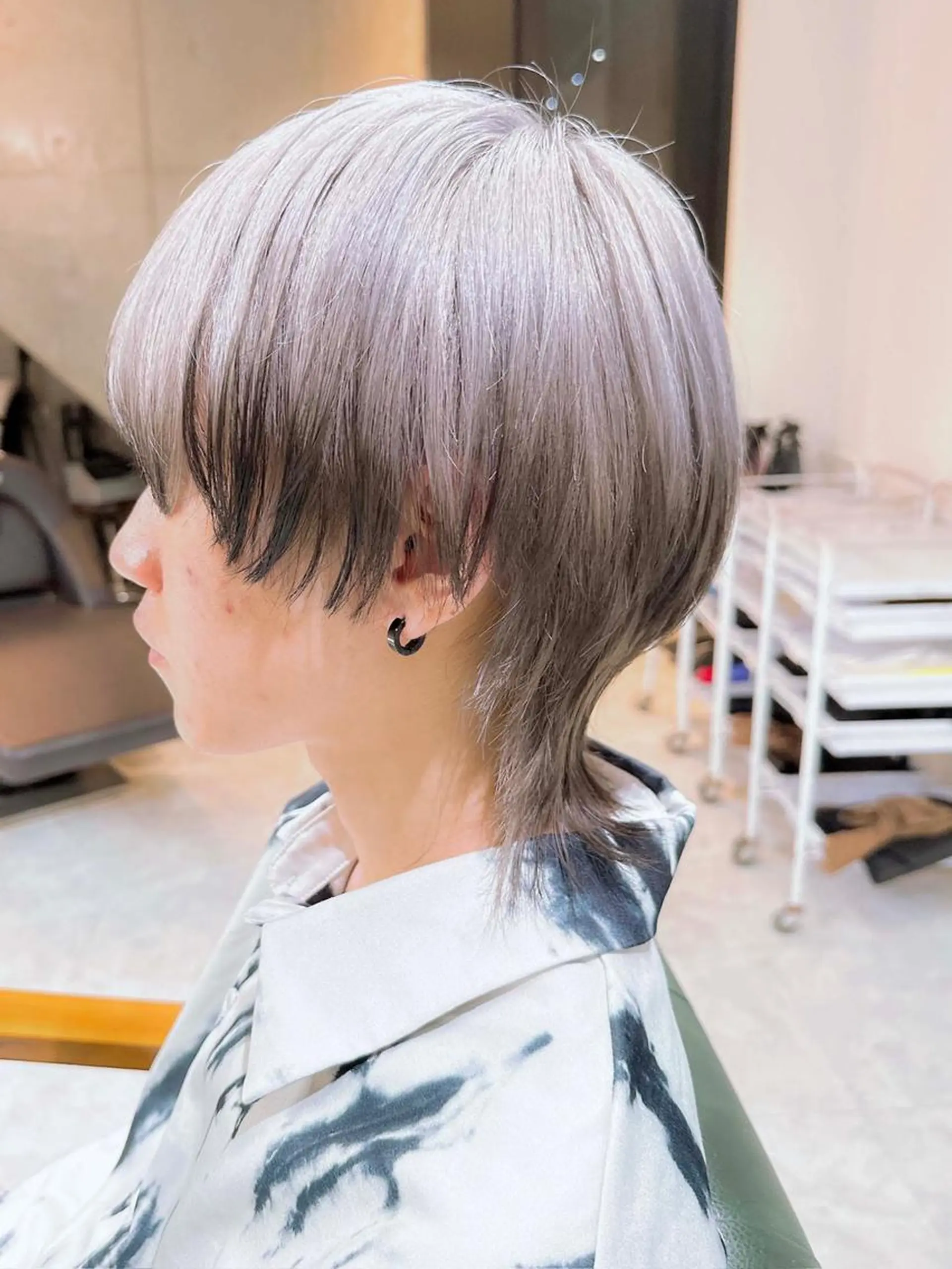 カラー メンズ メンズブリーチ メンズハイトーン メンズウルフカット 黒髪 ブリーチ DAYS Men’sのヘアスタイル