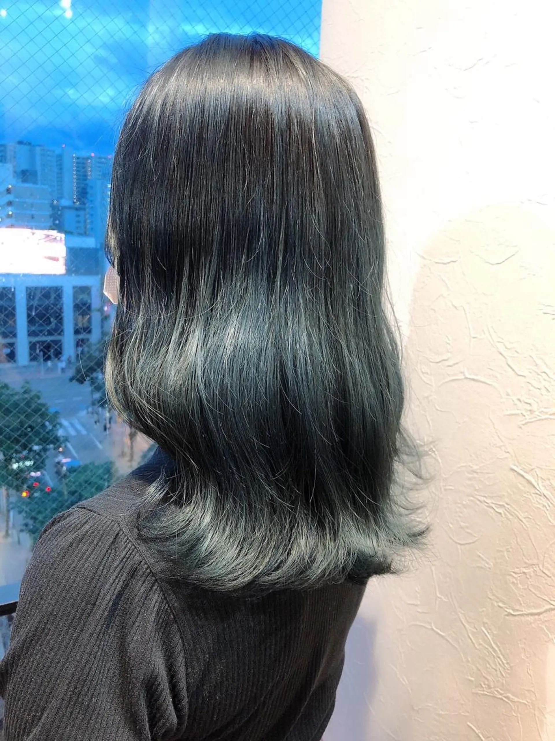 セミロング カラー ヘアカラー トリートメント 韓国🇰🇷レイヤー 映える顔周り🩷のヘアスタイル