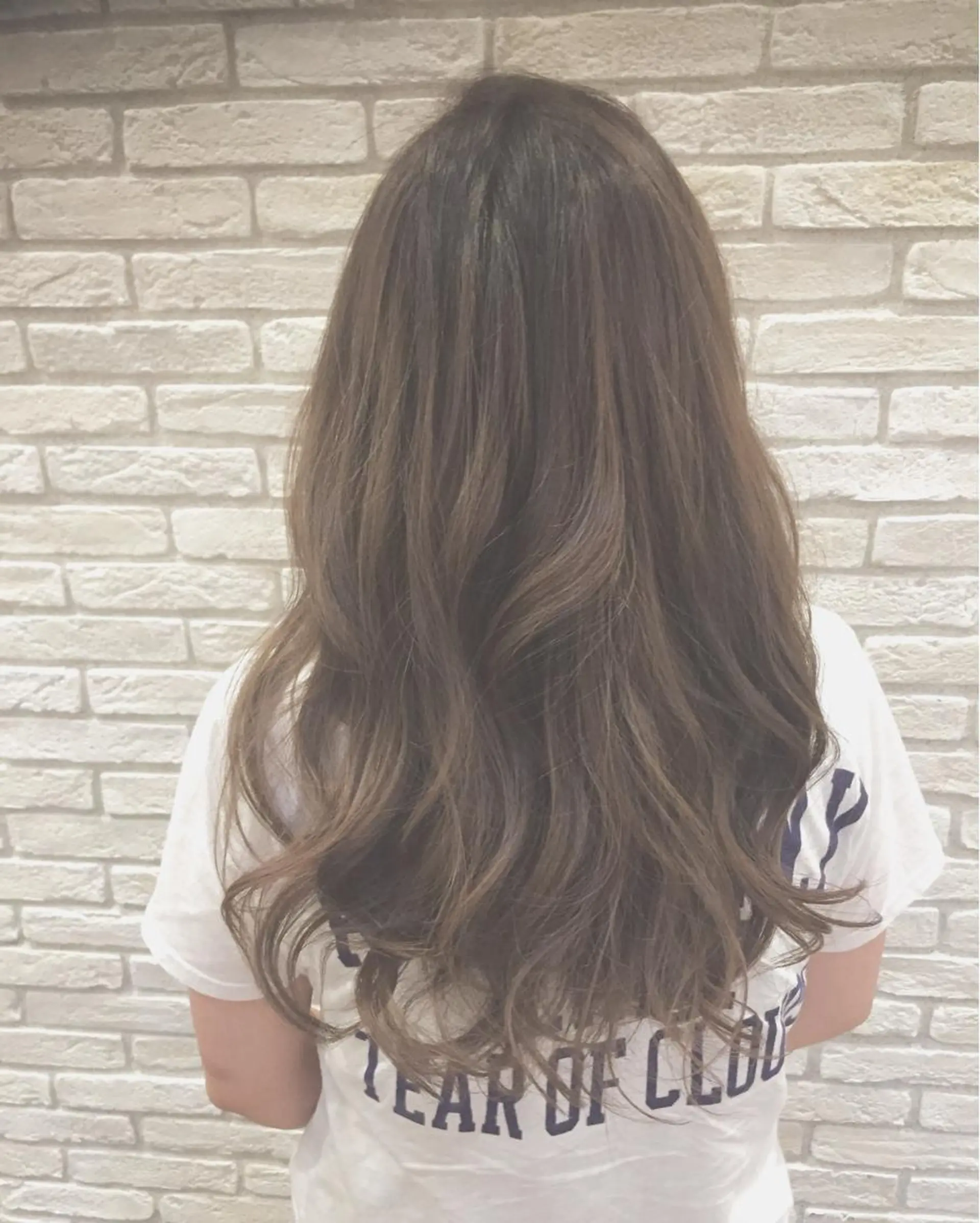 ロング カラー ベージュカラー ハイライトカラー ハイライト ハイトーン×髪質改善 KENTAのヘアスタイル