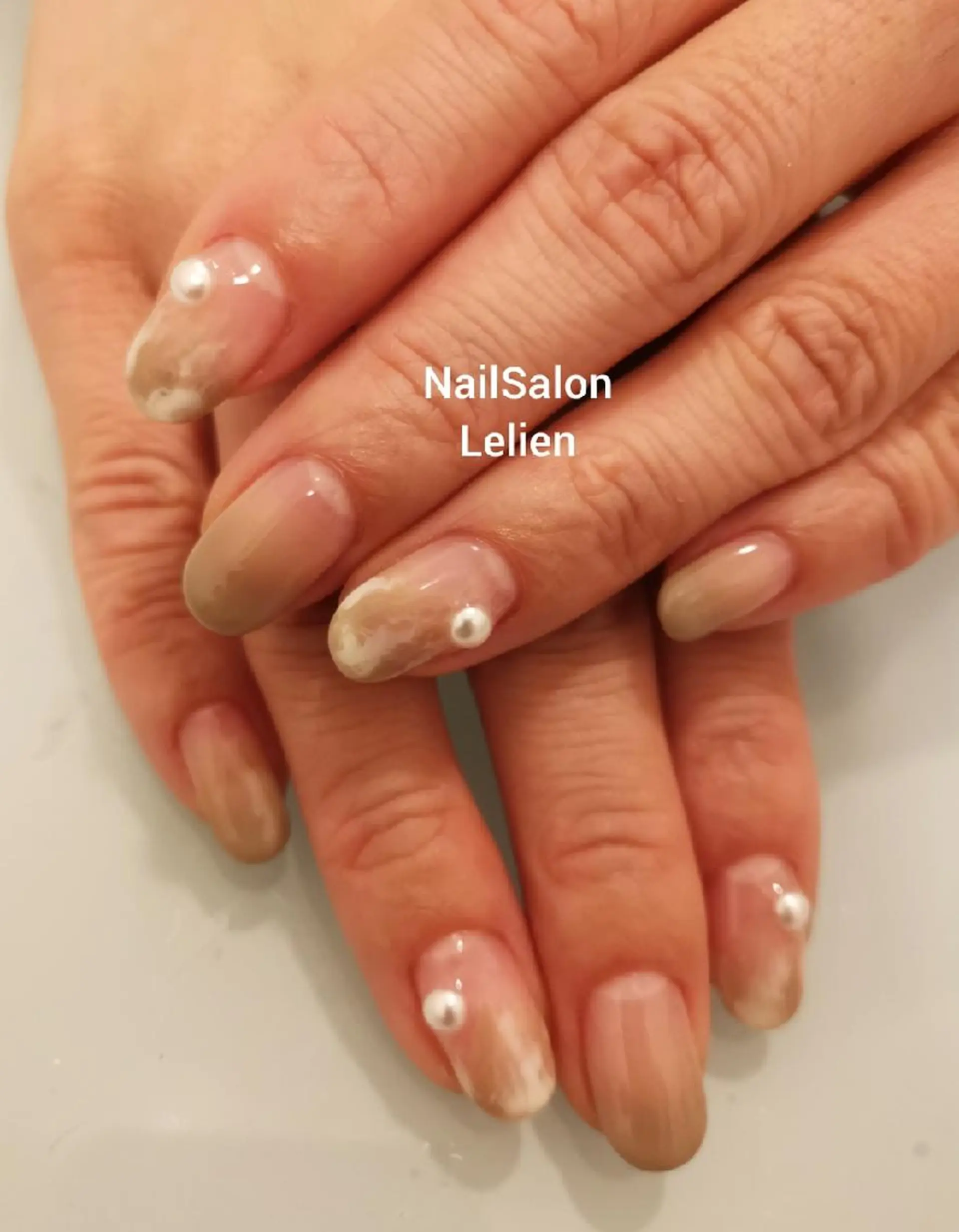 ネイル ニュアンスネイル ホワイト 人気エリア💖完全個室【ルリエ】所属・ネイルサロン Lelienルリエのネイルデザイン