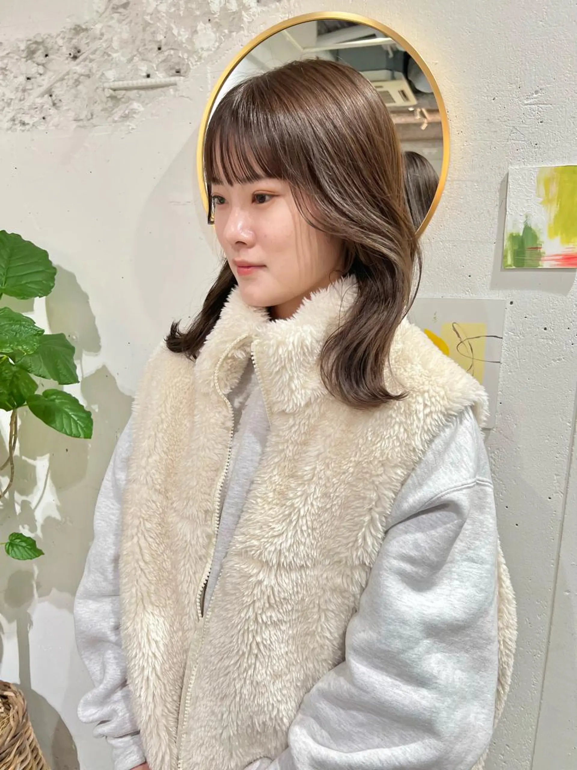 セミロング カット ヘアカラー 石井 菜々のヘアスタイル