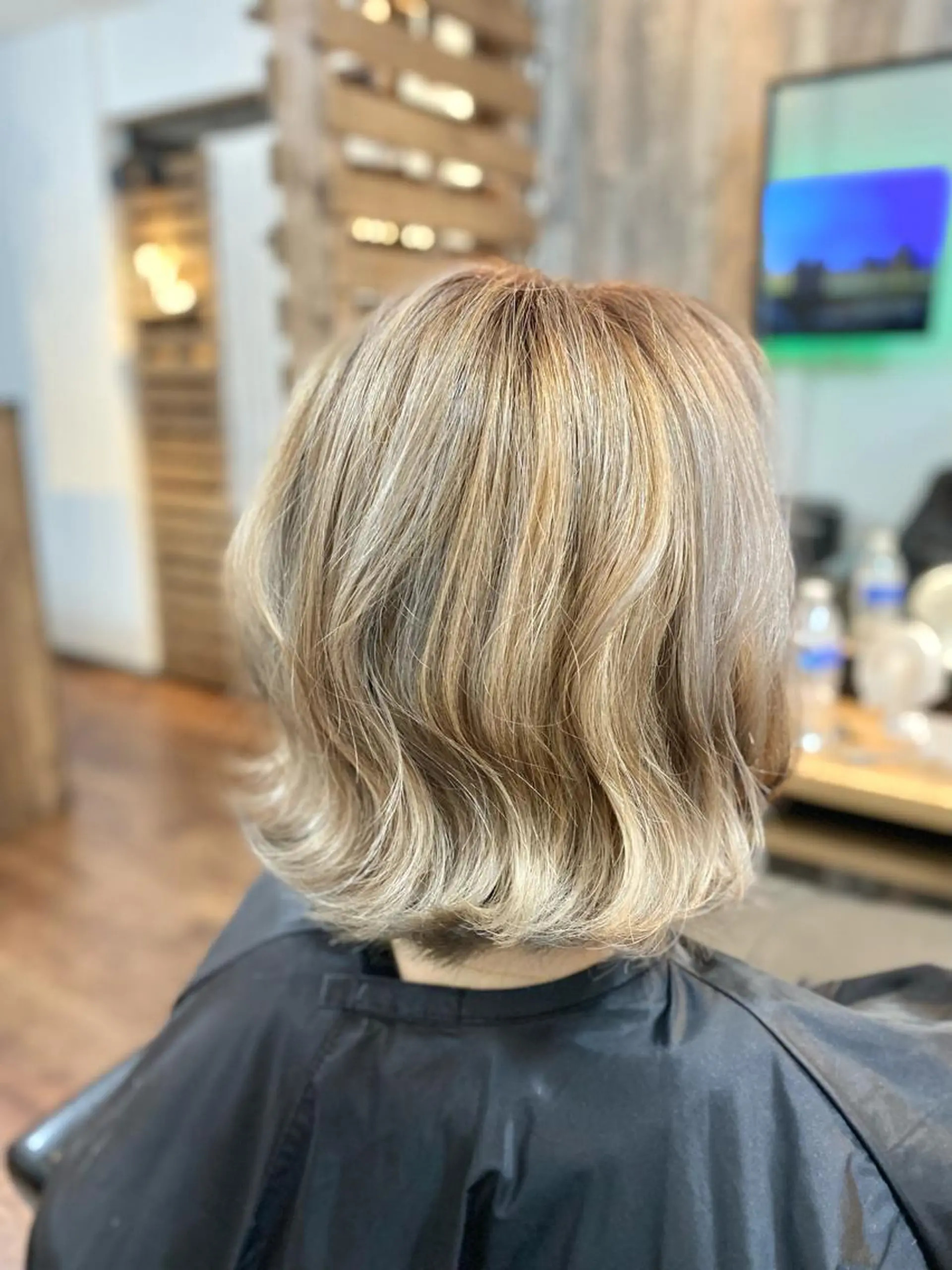 ショート カラー ブリーチ Luzir⭐︎ GEN⭐︎のヘアスタイル