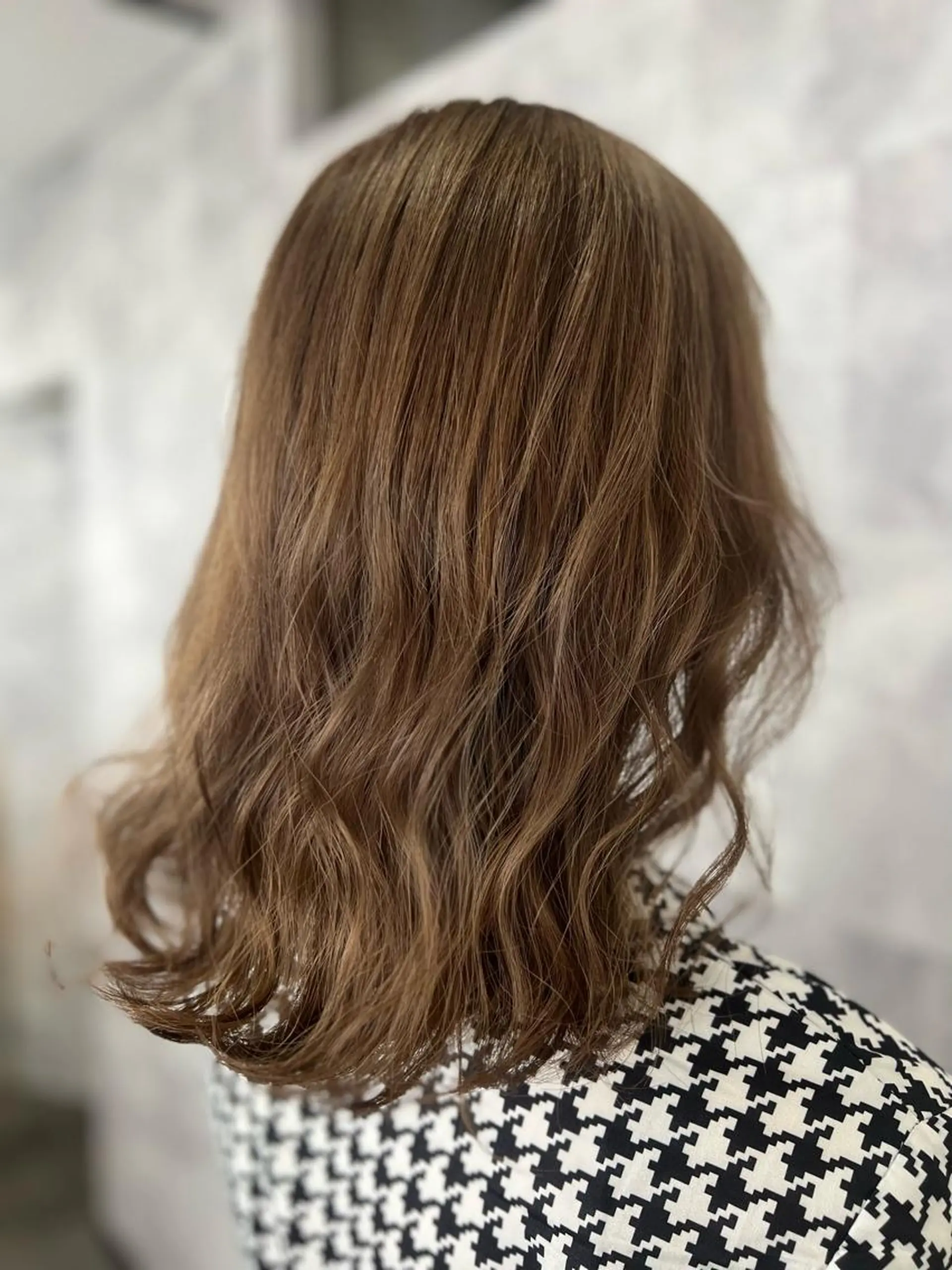 ミディアム ヘアカラー 岡田 麗華のヘアスタイル