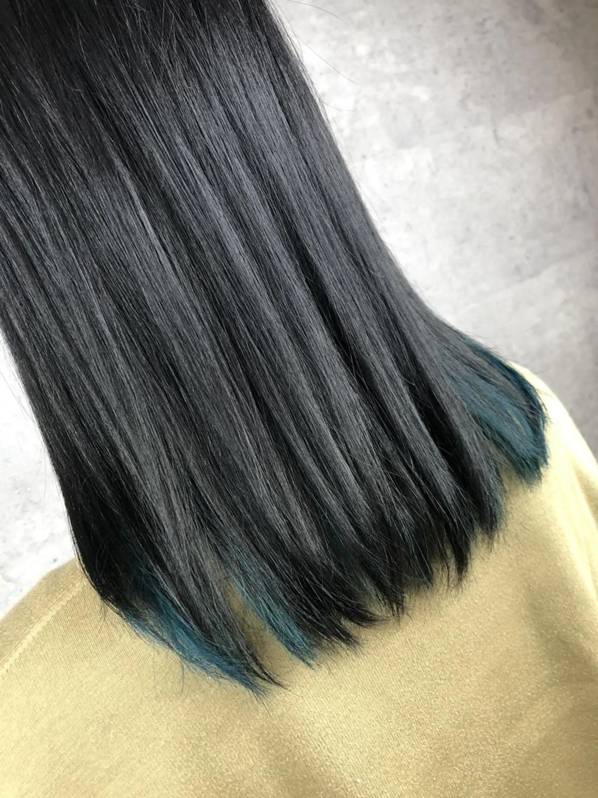 ミディアム カラー _WHITE 天王寺のヘアスタイル