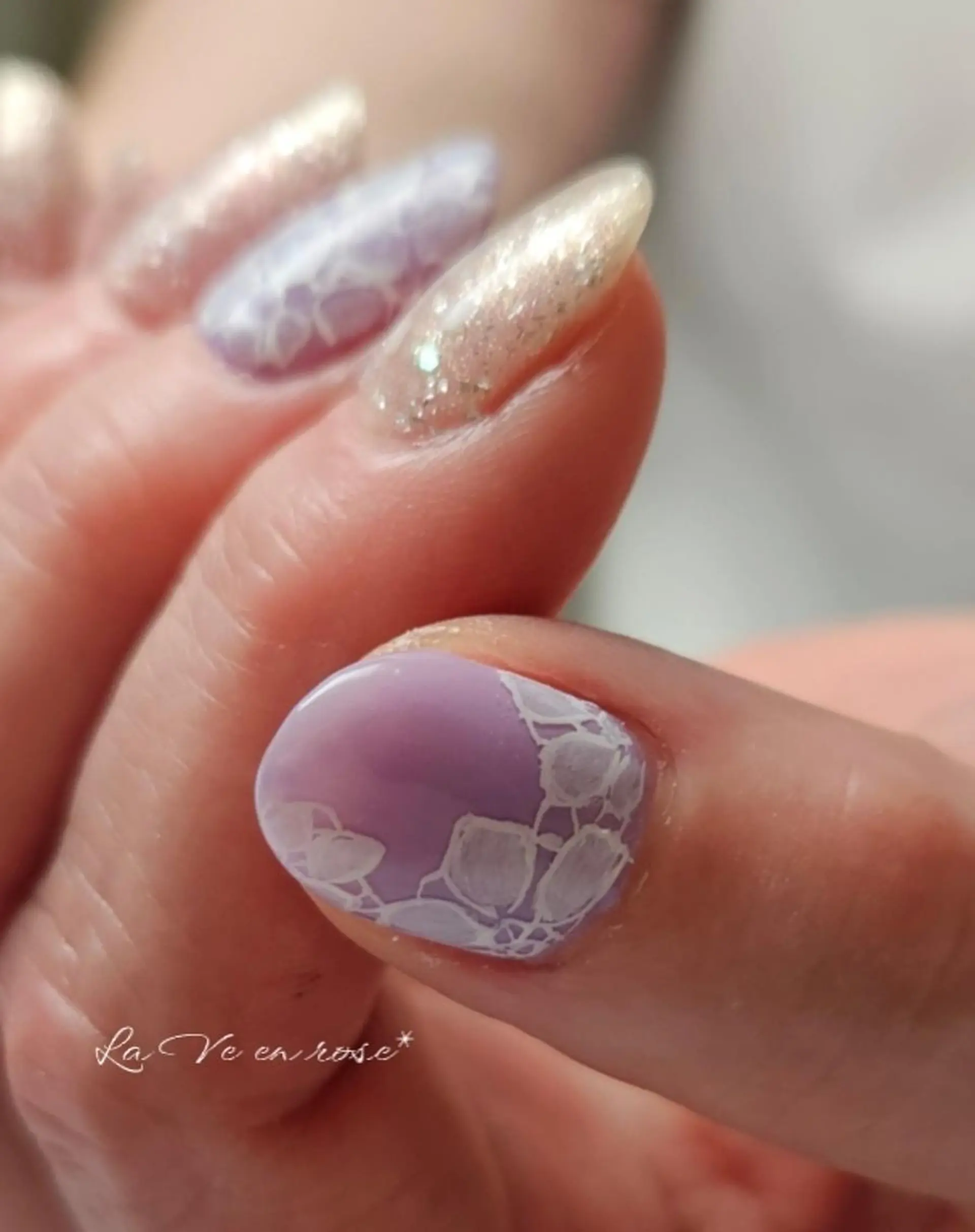 ネイル レース ラヴィアン ローズのネイルデザイン