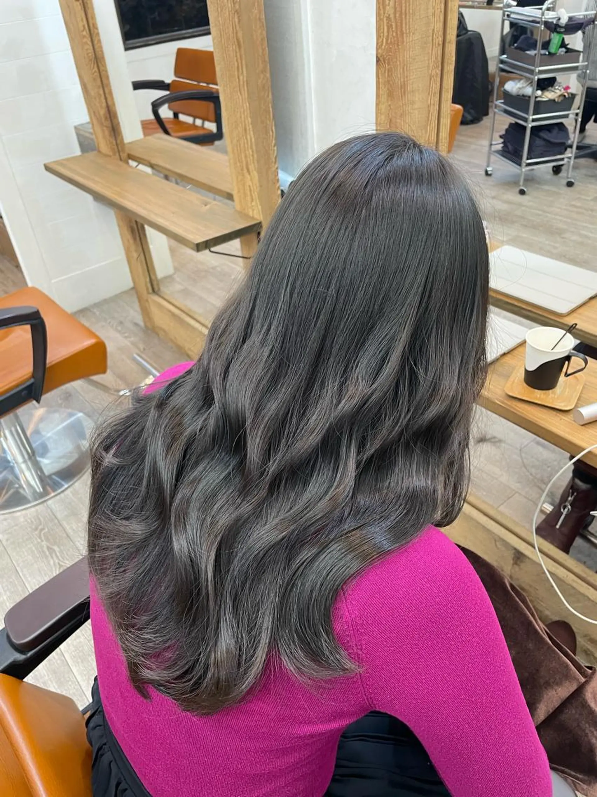 ロング カラー KEIGO/ ベージュカラーのヘアスタイル