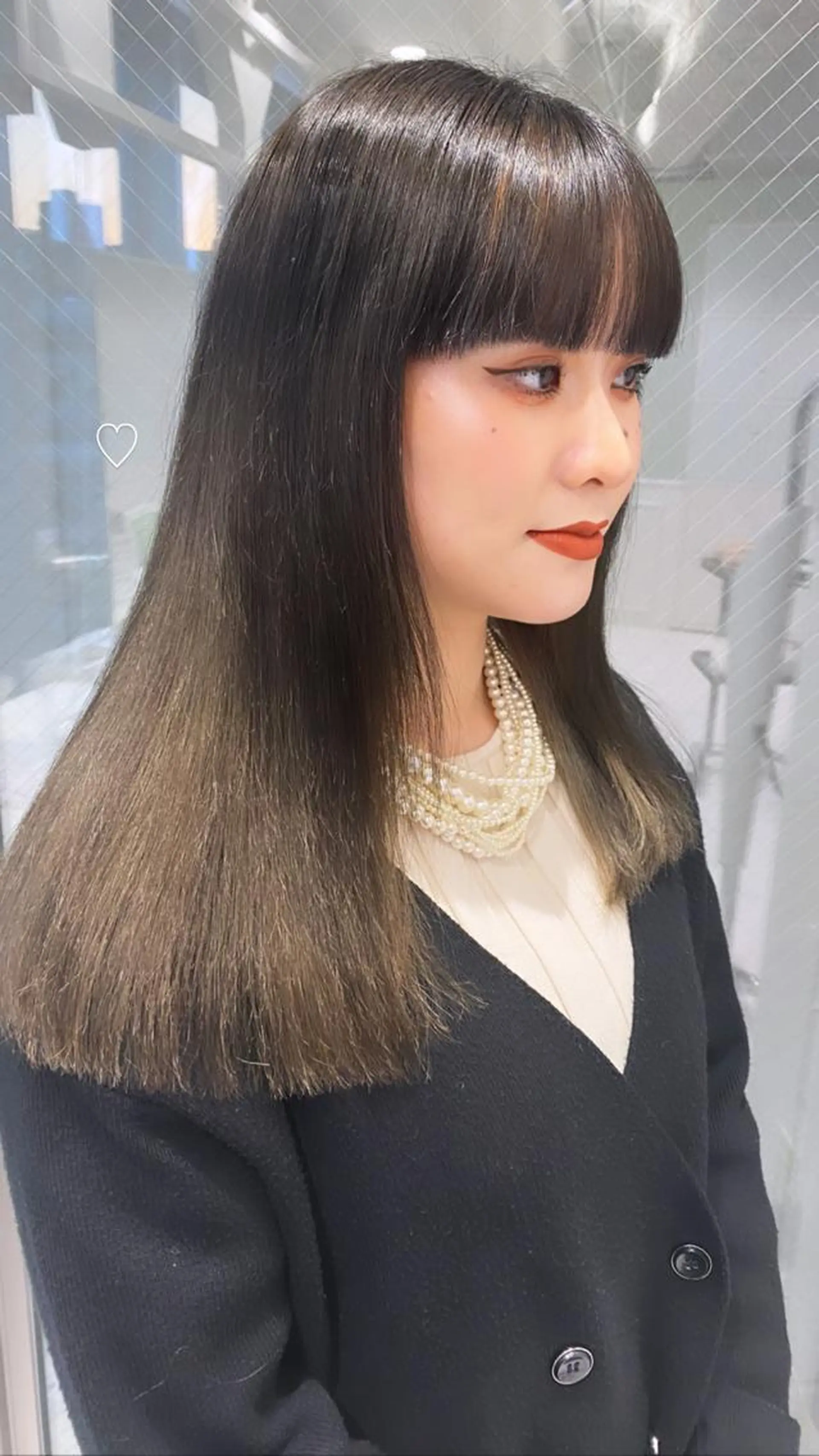 セミロング ウルフカット／吉村 桃子のヘアスタイル