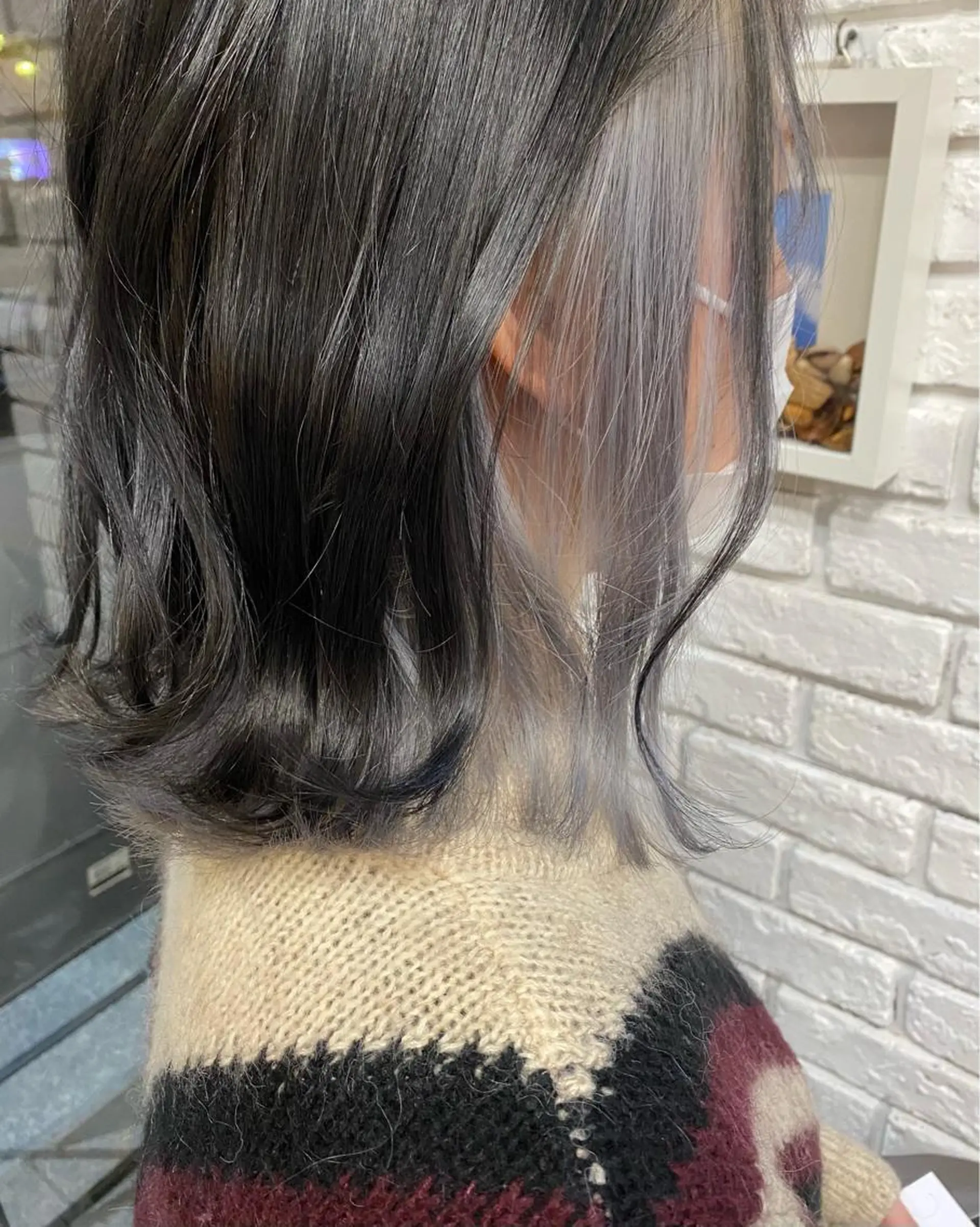 ミディアム カラー インナーカラー シルバー ホワイトシルバー カット ヘアカラー トリートメント 日比 貴大/ minim hairのヘアスタイル