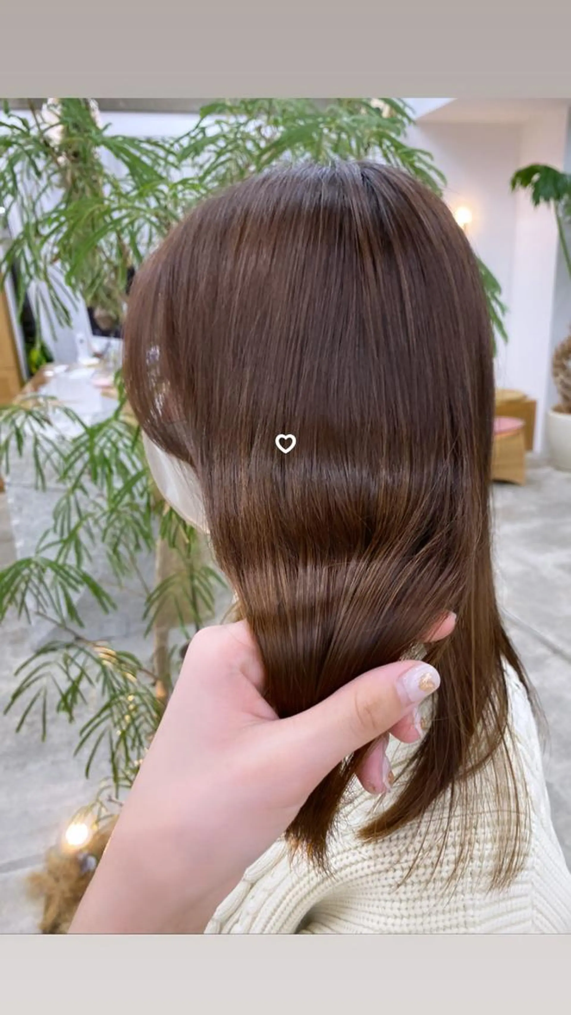 ロング KVELL ユナのヘアスタイル