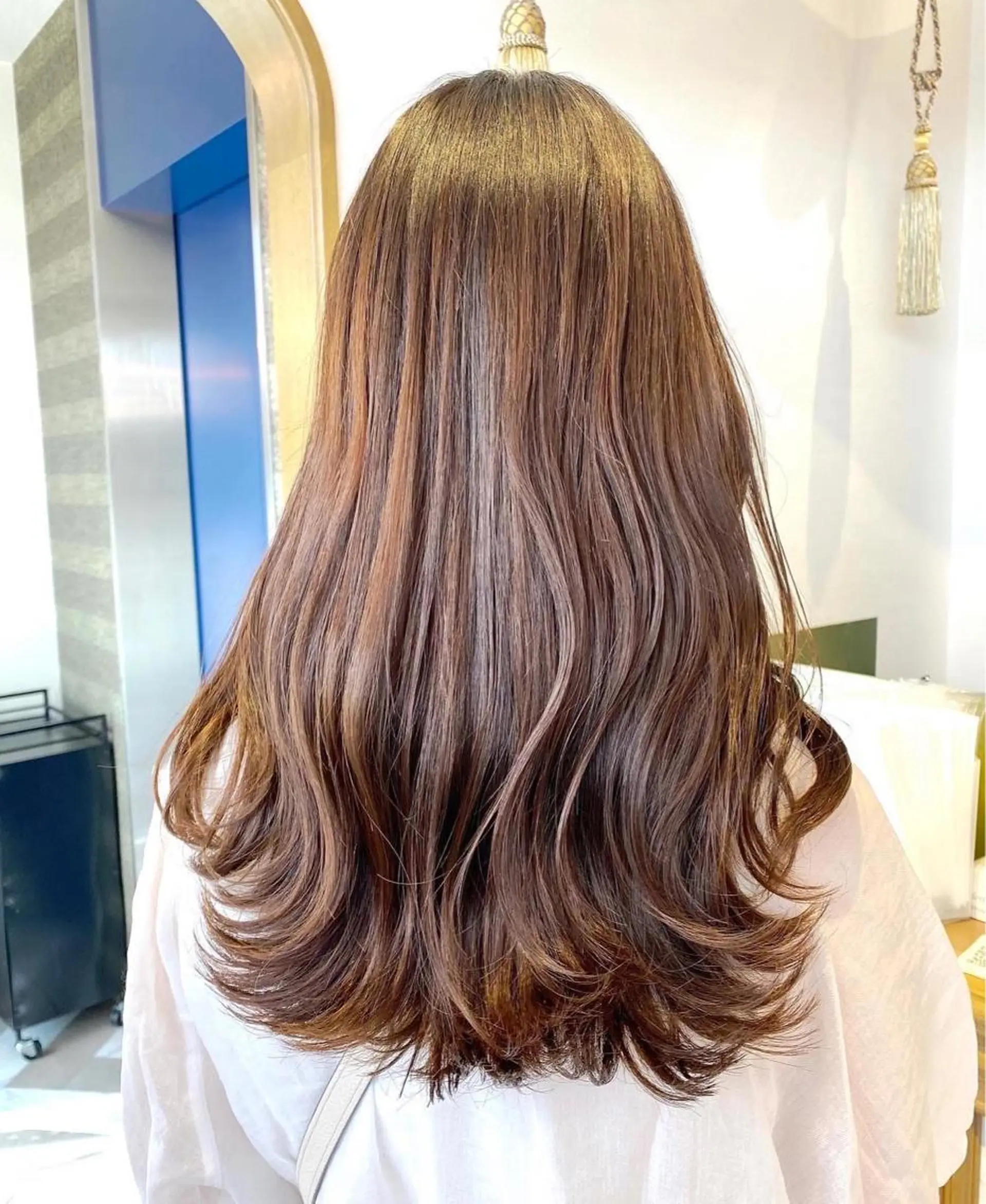 ミディアム カラー カット ヘアカラー トリートメント レイヤーカット /透明感カラー西田のヘアスタイル