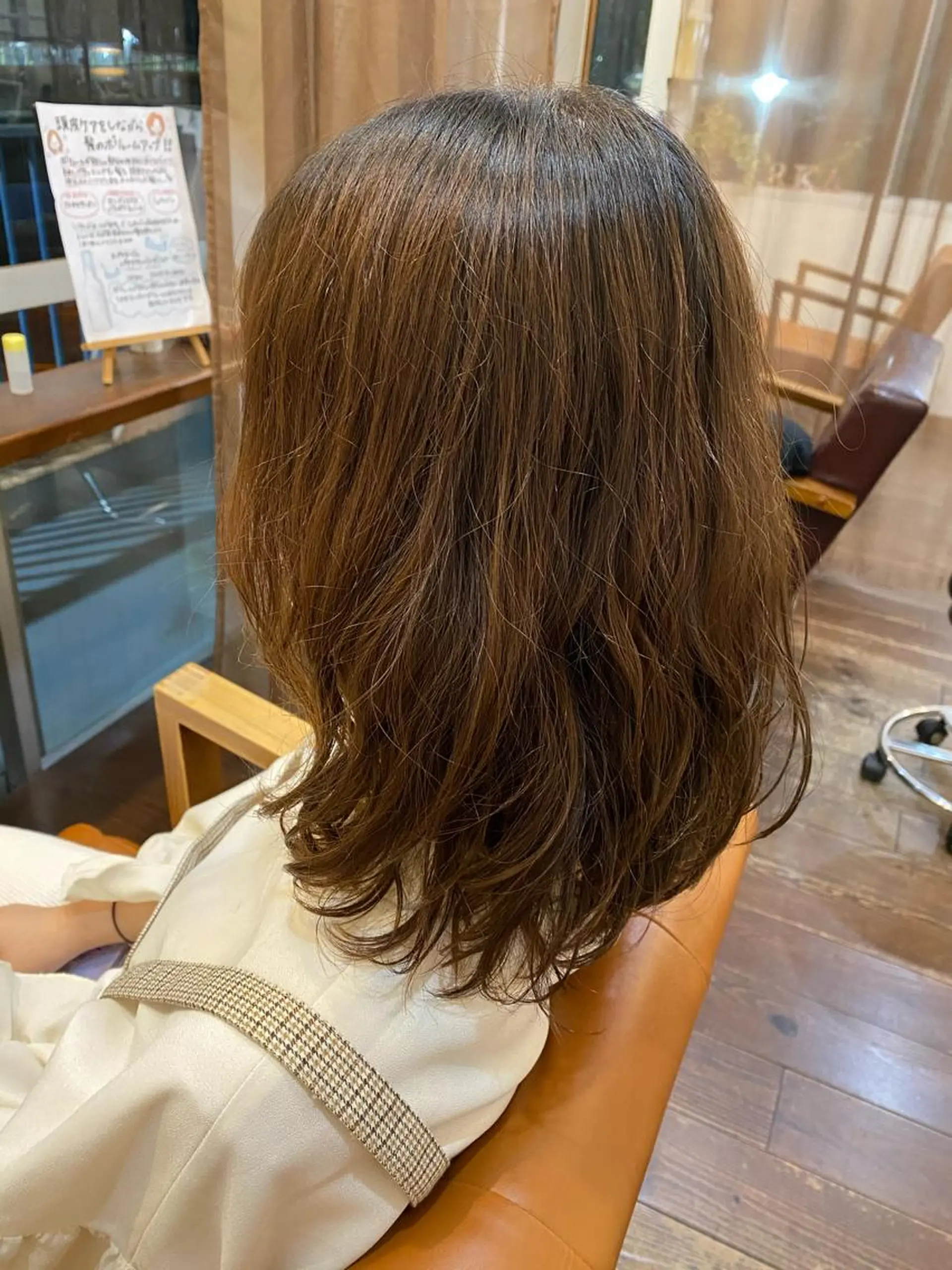 セミロング パーマ chakura めいのヘアスタイル