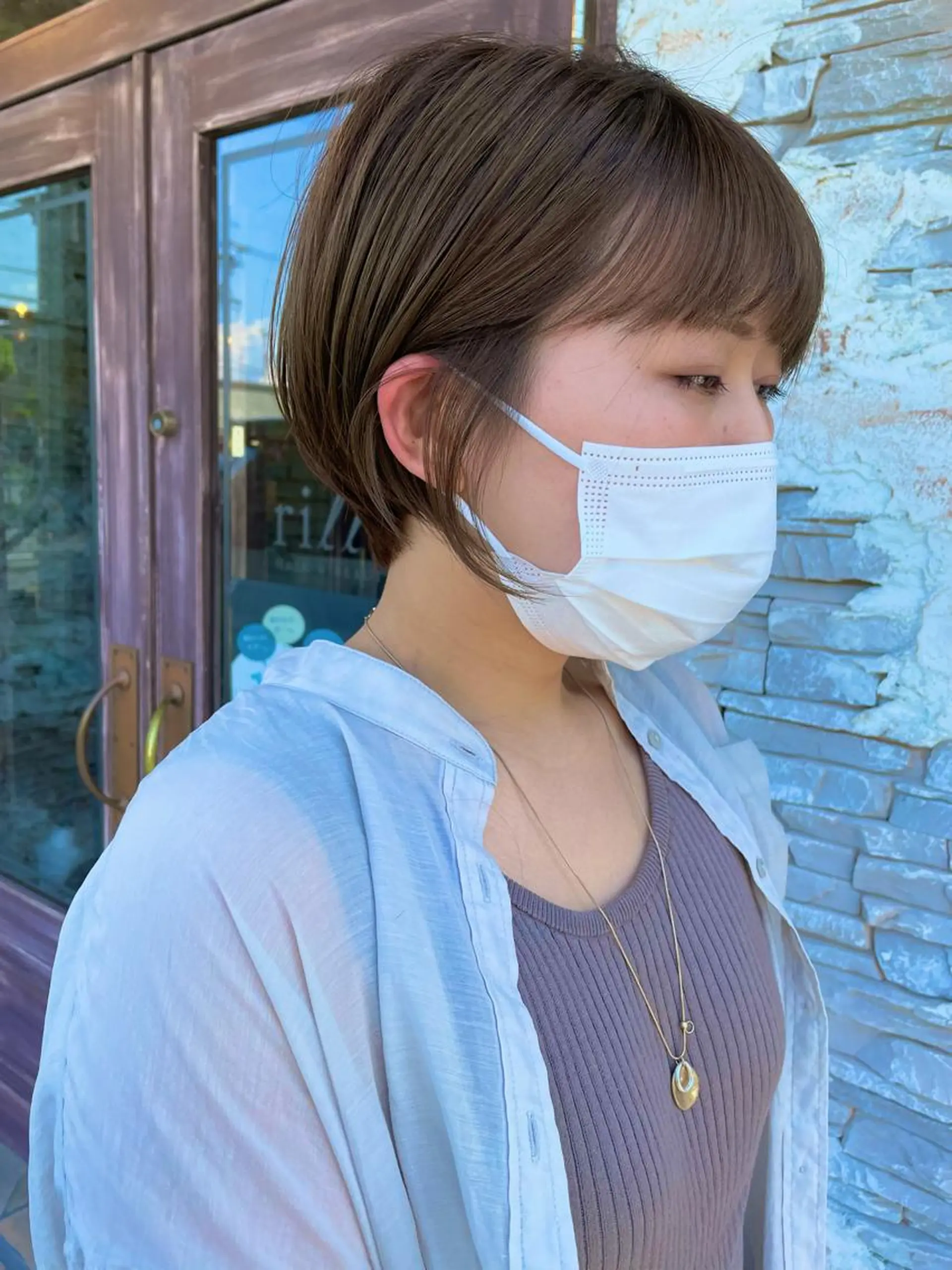 ショート 保野加/トレンドボブ 透明感爆発カラーのヘアスタイル