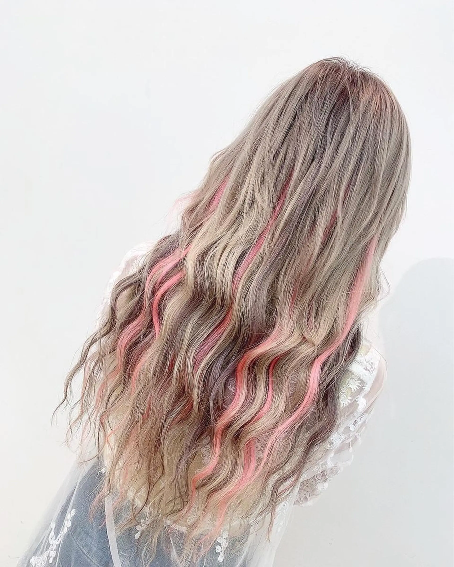 ロング カラー メッシュ ピンクカラー 髪質改善/美髪矯正/ ハイトーン Kuroのヘアスタイル
