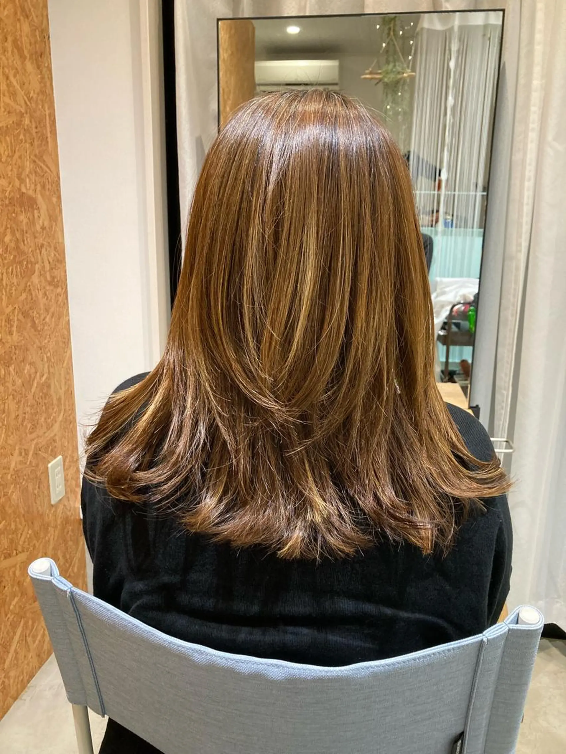 セミロング 折本 沙織のヘアスタイル
