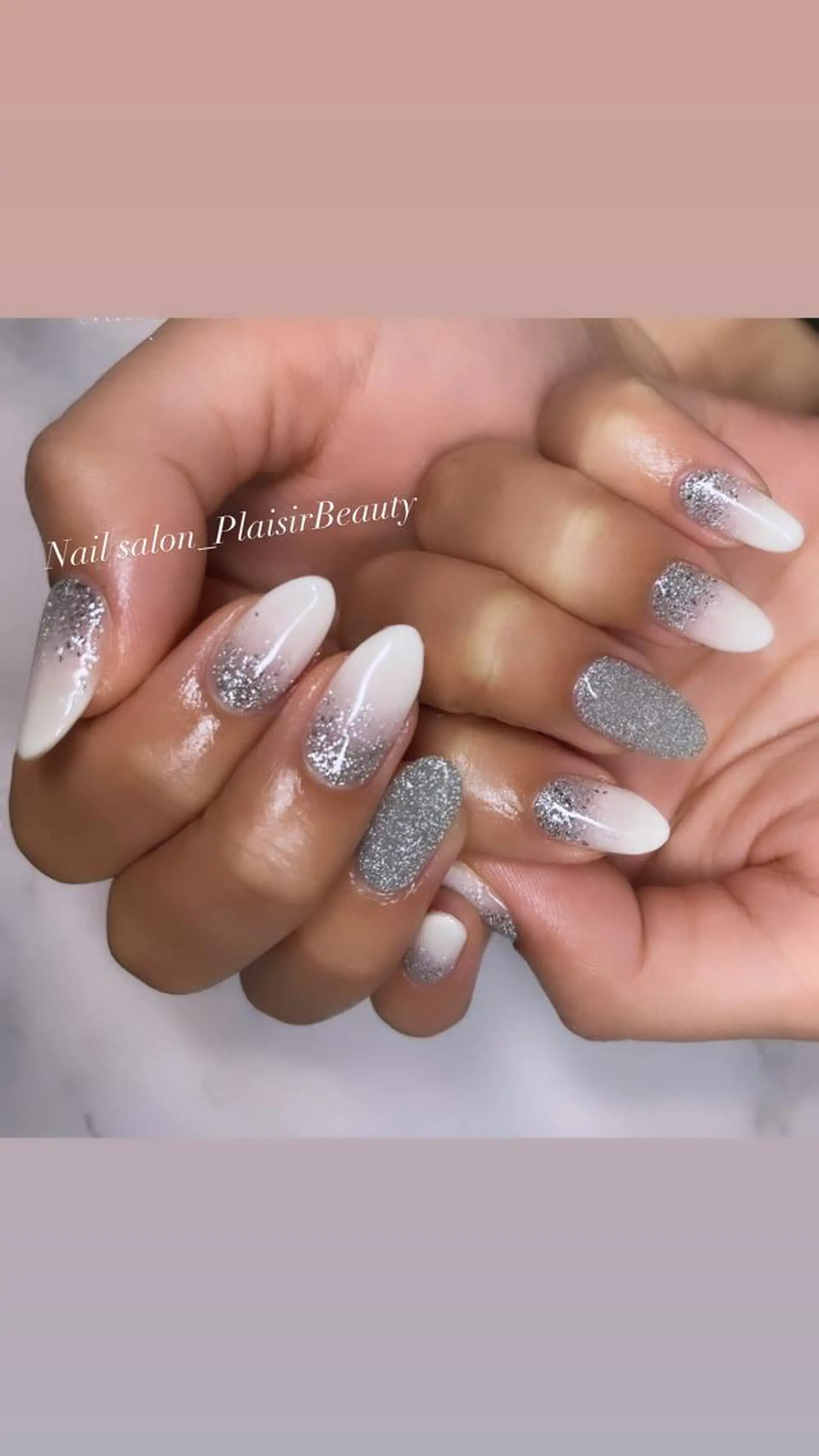 ネイル グラデーション ラメ(グリッター) ラメグラデーション オフィスネイル バレンタイン ハンドネイル Plaisir beautyのネイルデザイン