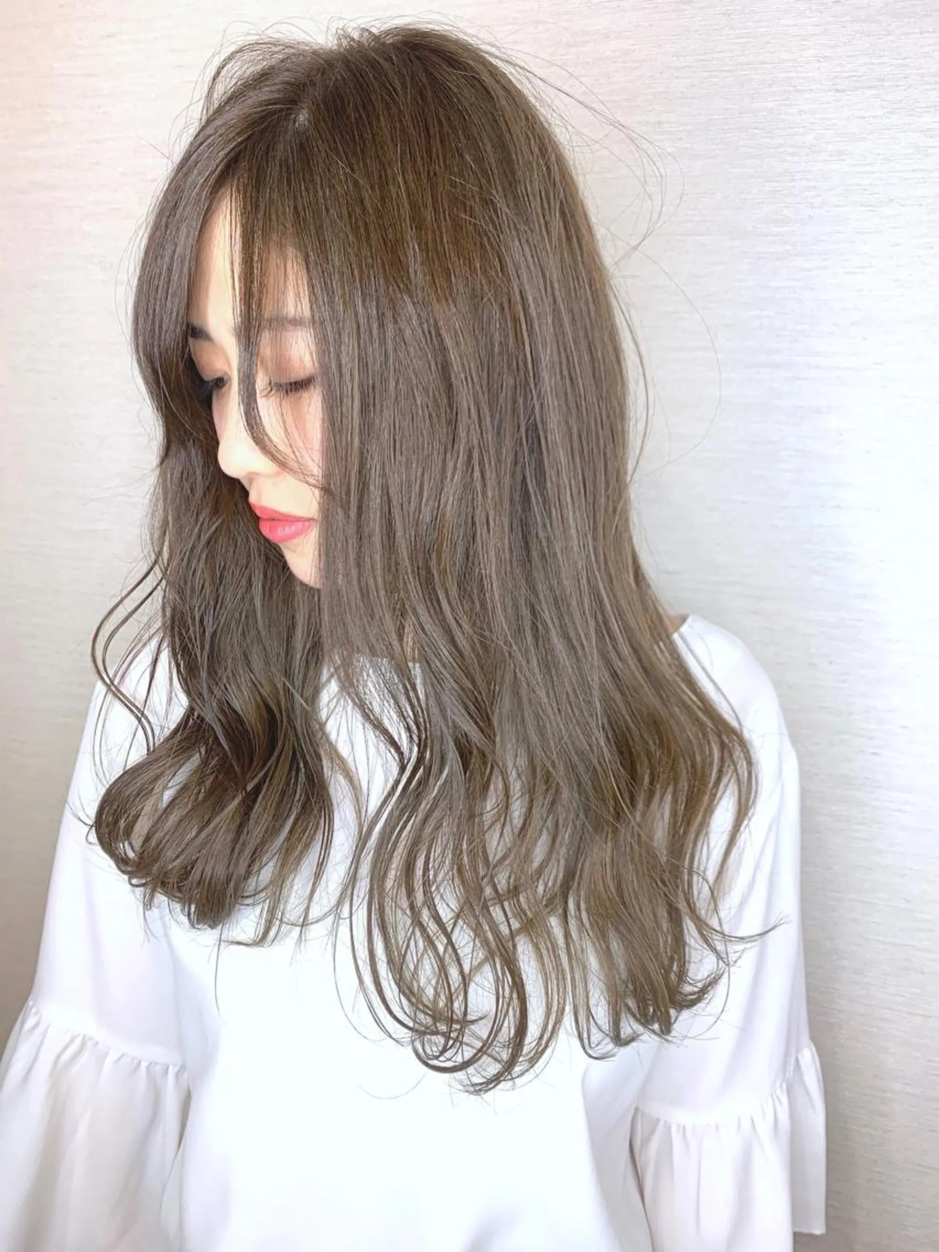 ロング カラー 韓国レイヤーカット/ ダブルカラーのヘアスタイル