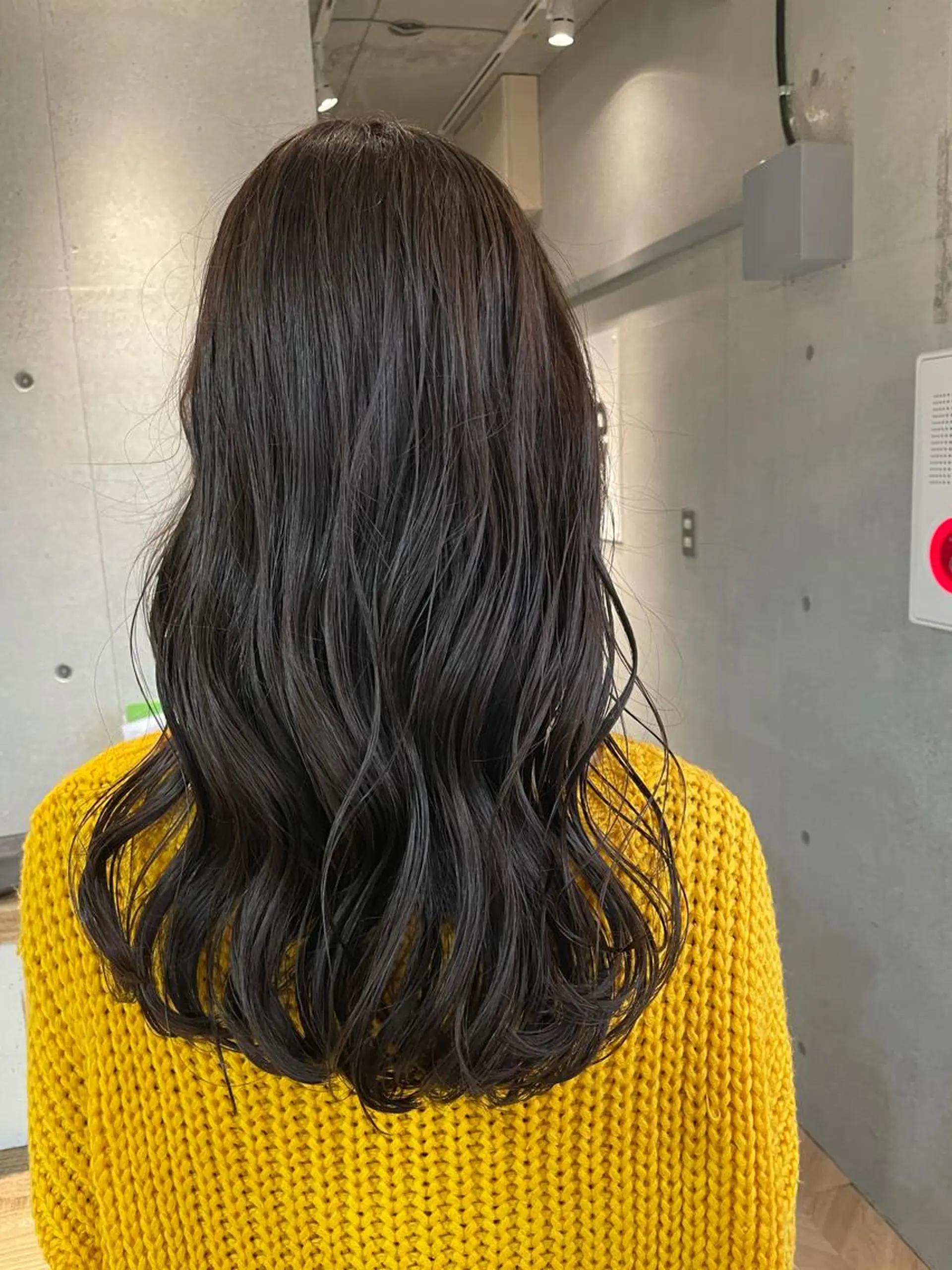 ロング カラー グレージュ オリーブグレージュ オリーブグレー カット ヘアカラー トリートメント しのはら まどかのヘアスタイル