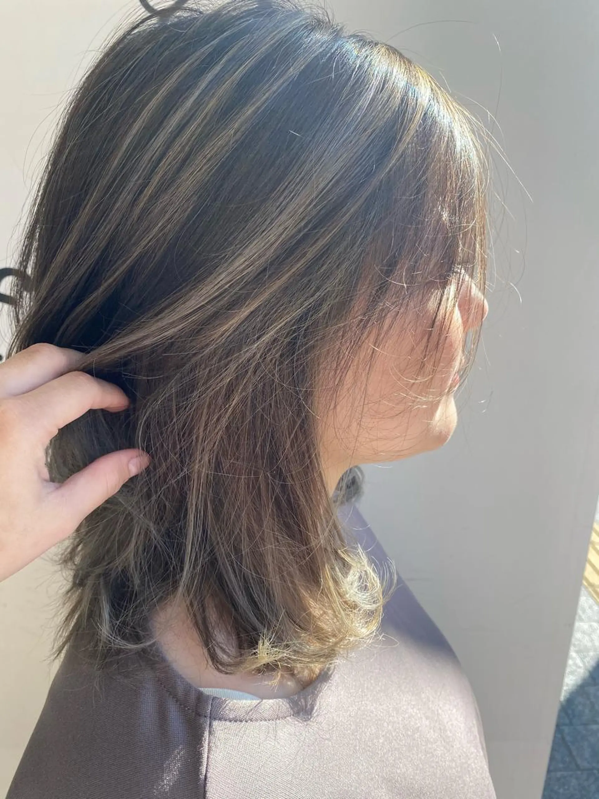 ミディアム カラー バレイヤージュ レイヤーカット ヘアカラー 川越 輝梨奈のヘアスタイル