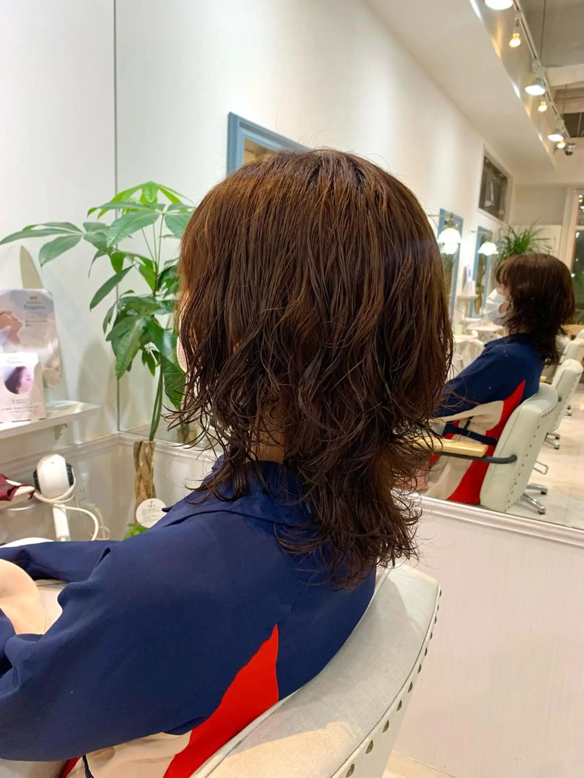 ミディアム パーマ ワクダ アイリのヘアスタイル