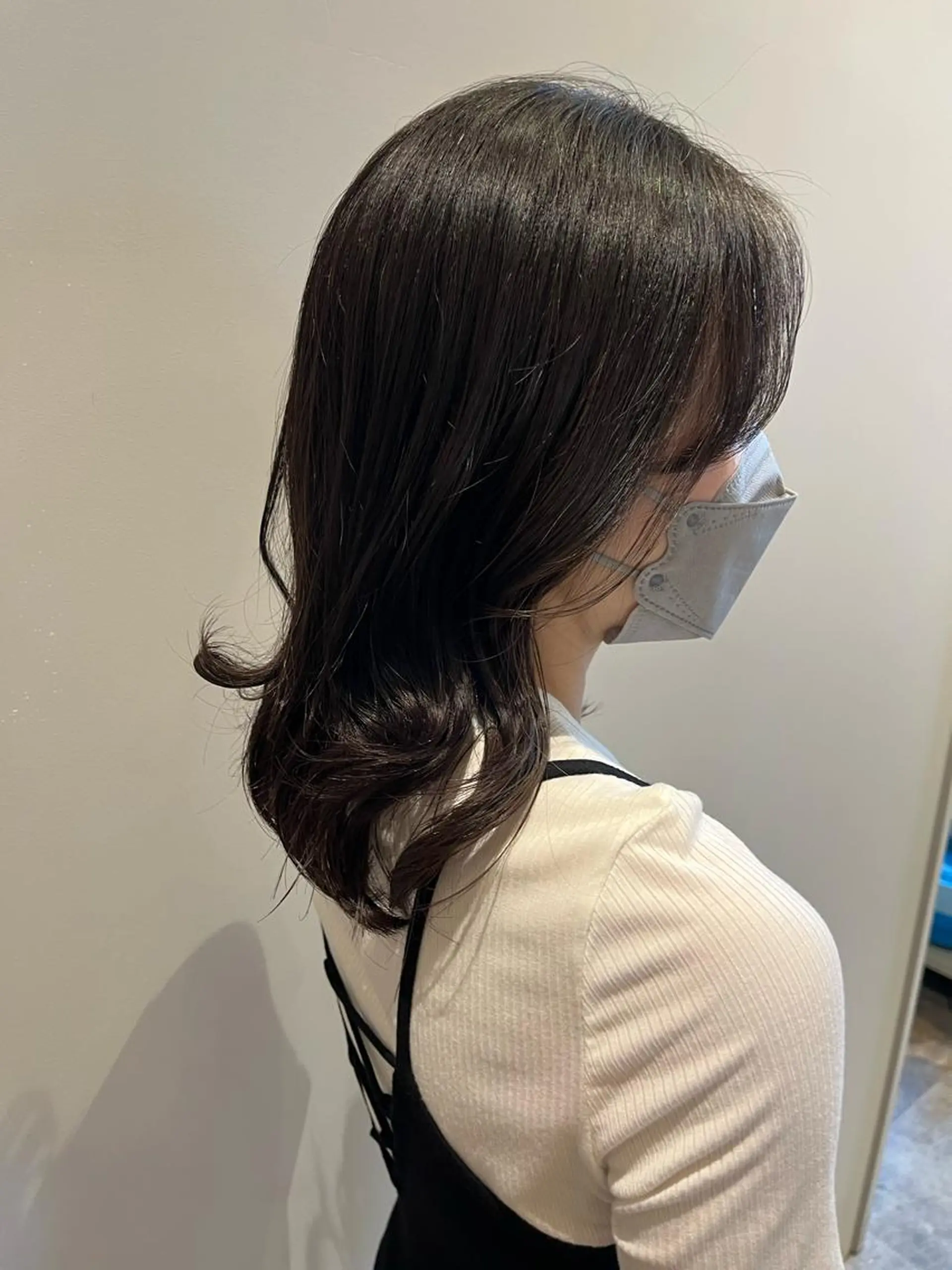 ミディアム カット 亀井 菜々花のヘアスタイル