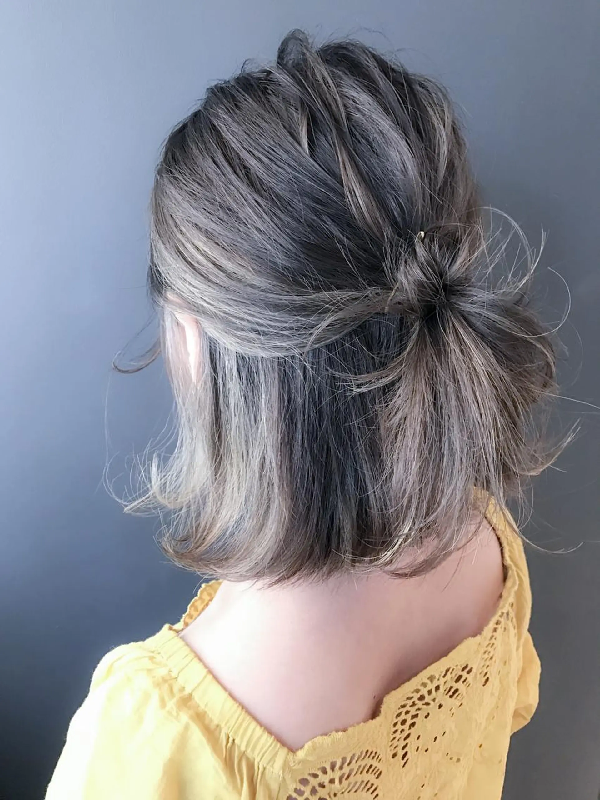 ショート カラー グレージュ イルミナカラー インナーカラー カット ヘアカラー BOX mico.のヘアスタイル