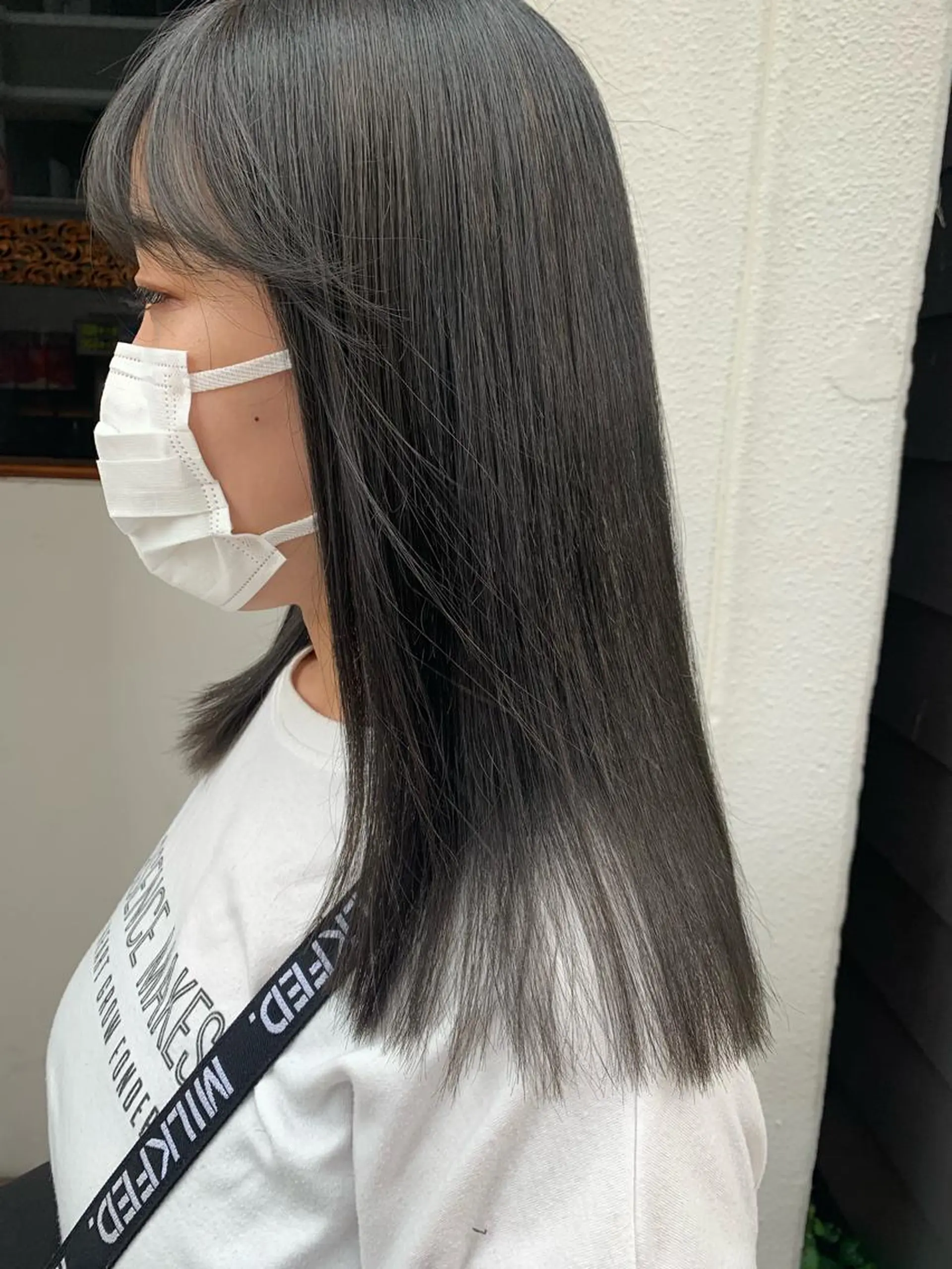 セミロング SEAM アキホのヘアスタイル