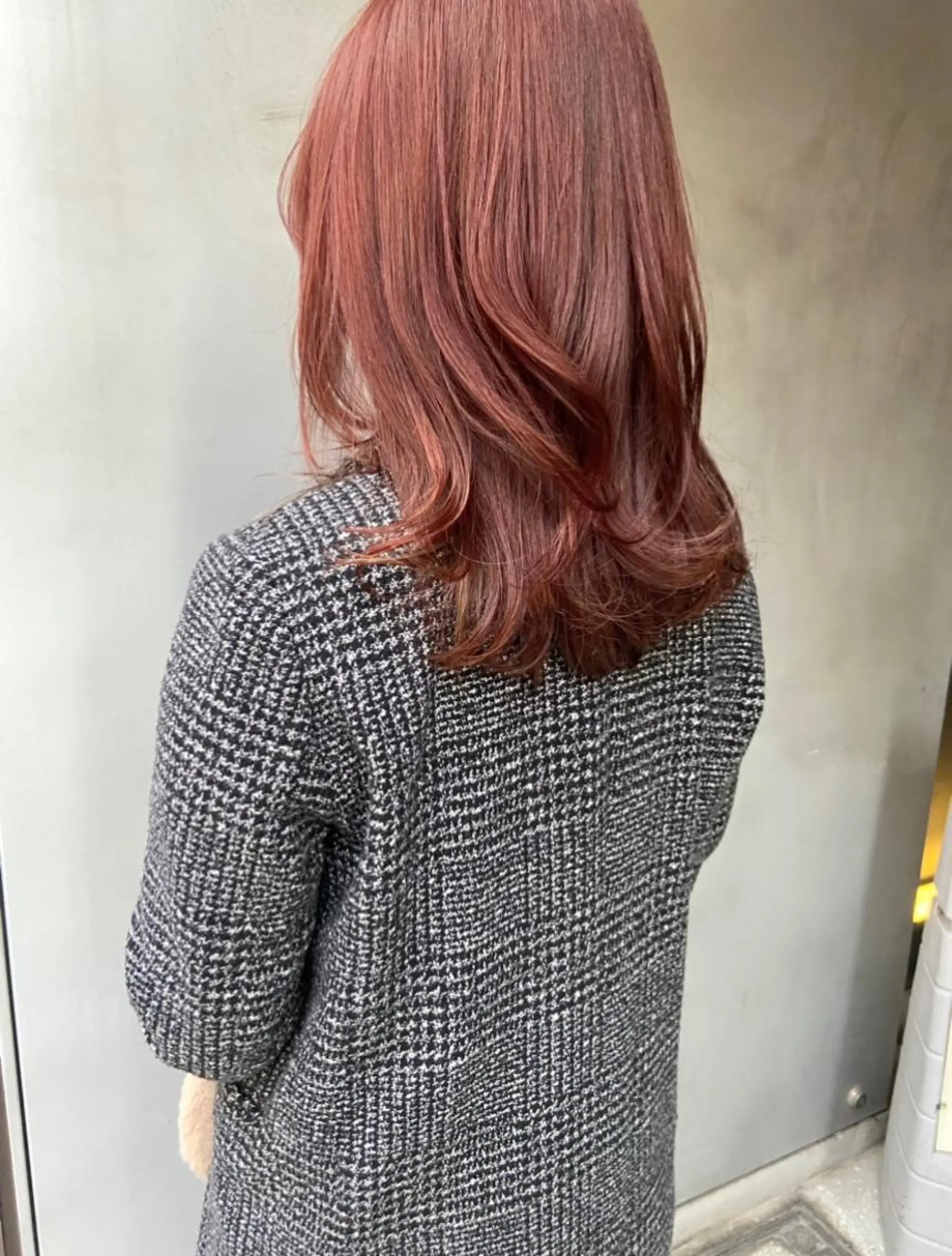 セミロング shiori ﾍﾞｰｼﾞｭｶﾗｰのヘアスタイル