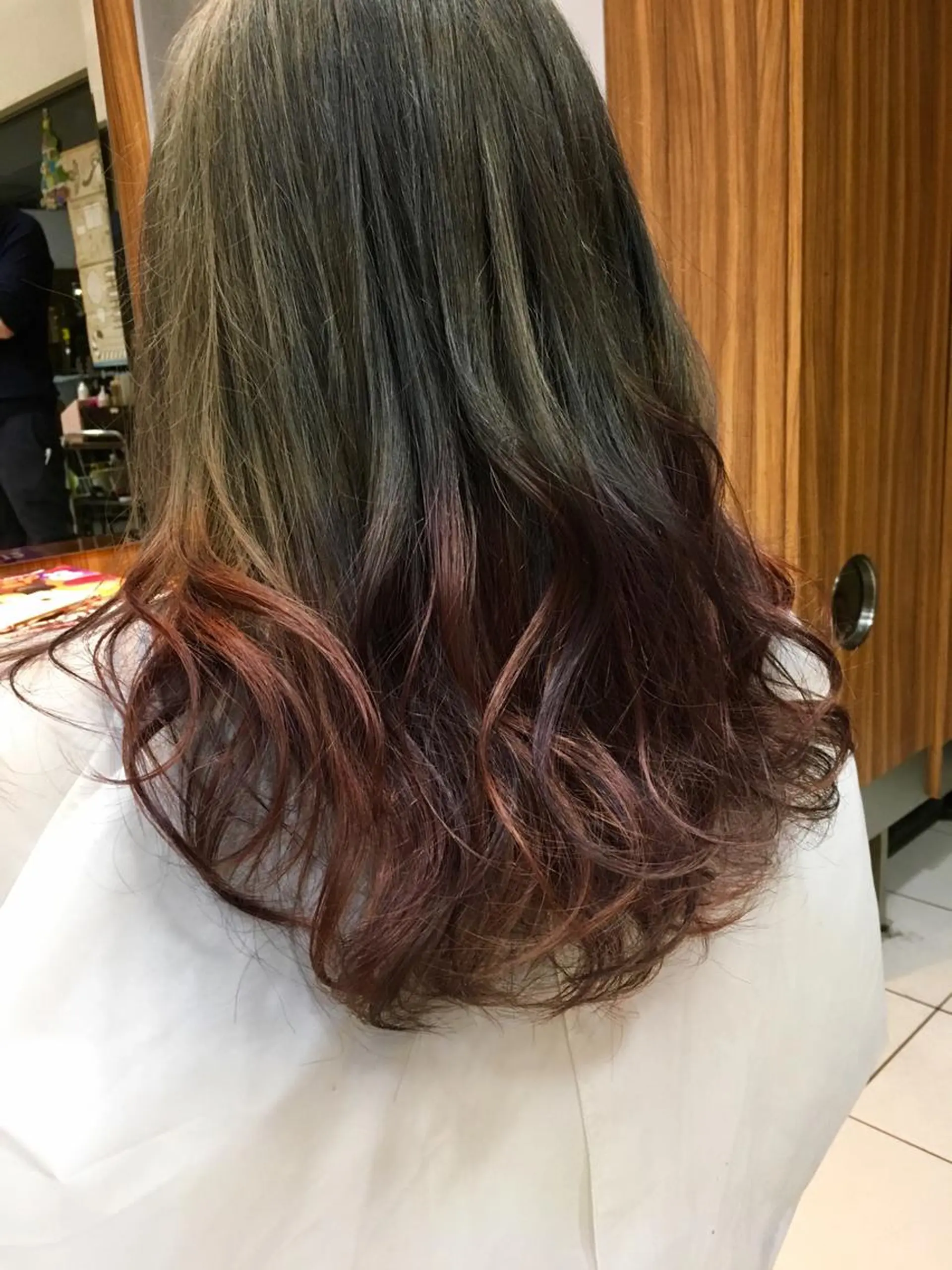 ミディアム カラー 縮毛矯正 トリートメント 白髪ぼかしハイライト 柳川拓哉のヘアスタイル