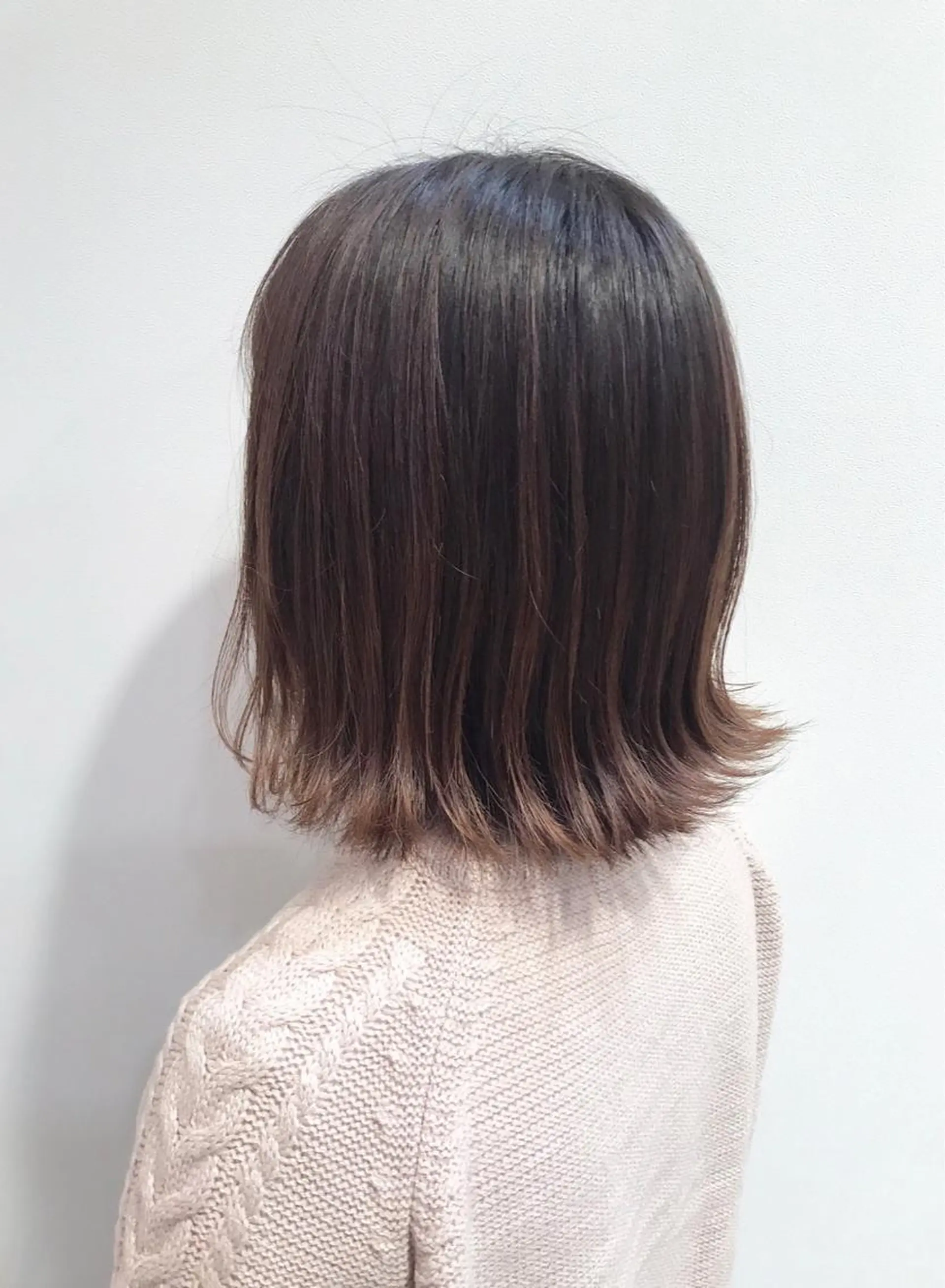 ミディアム カラー 切りっぱなしボブ ベージュカラー オレンジ オレンジベージュ ボブ ヘアカラー 安井 匡隆のヘアスタイル