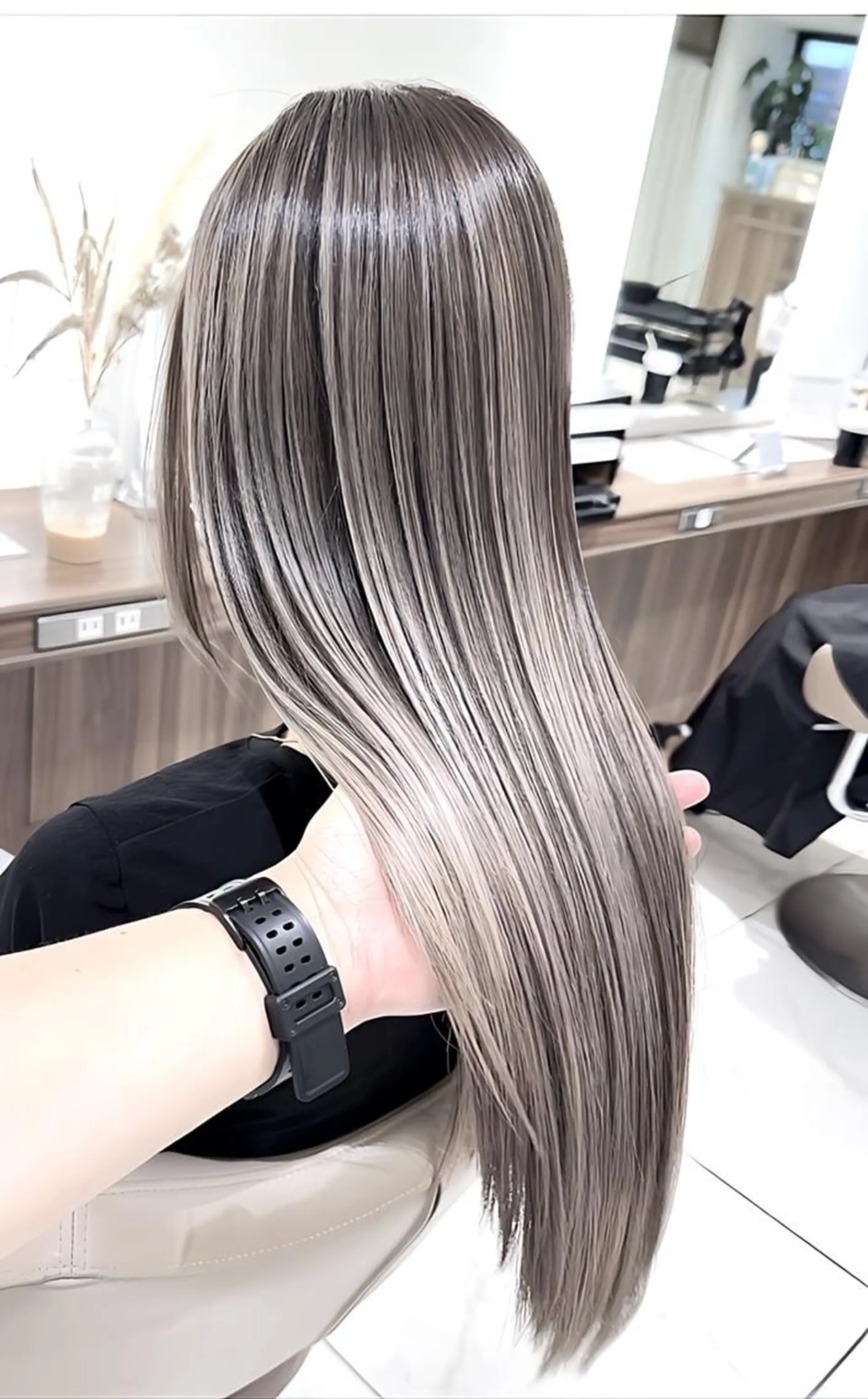 ロング カラー 髪質改善 ヘアカラー トリートメント 髪質改善/縮毛矯正 /カラー/篠塚菜々子のヘアスタイル