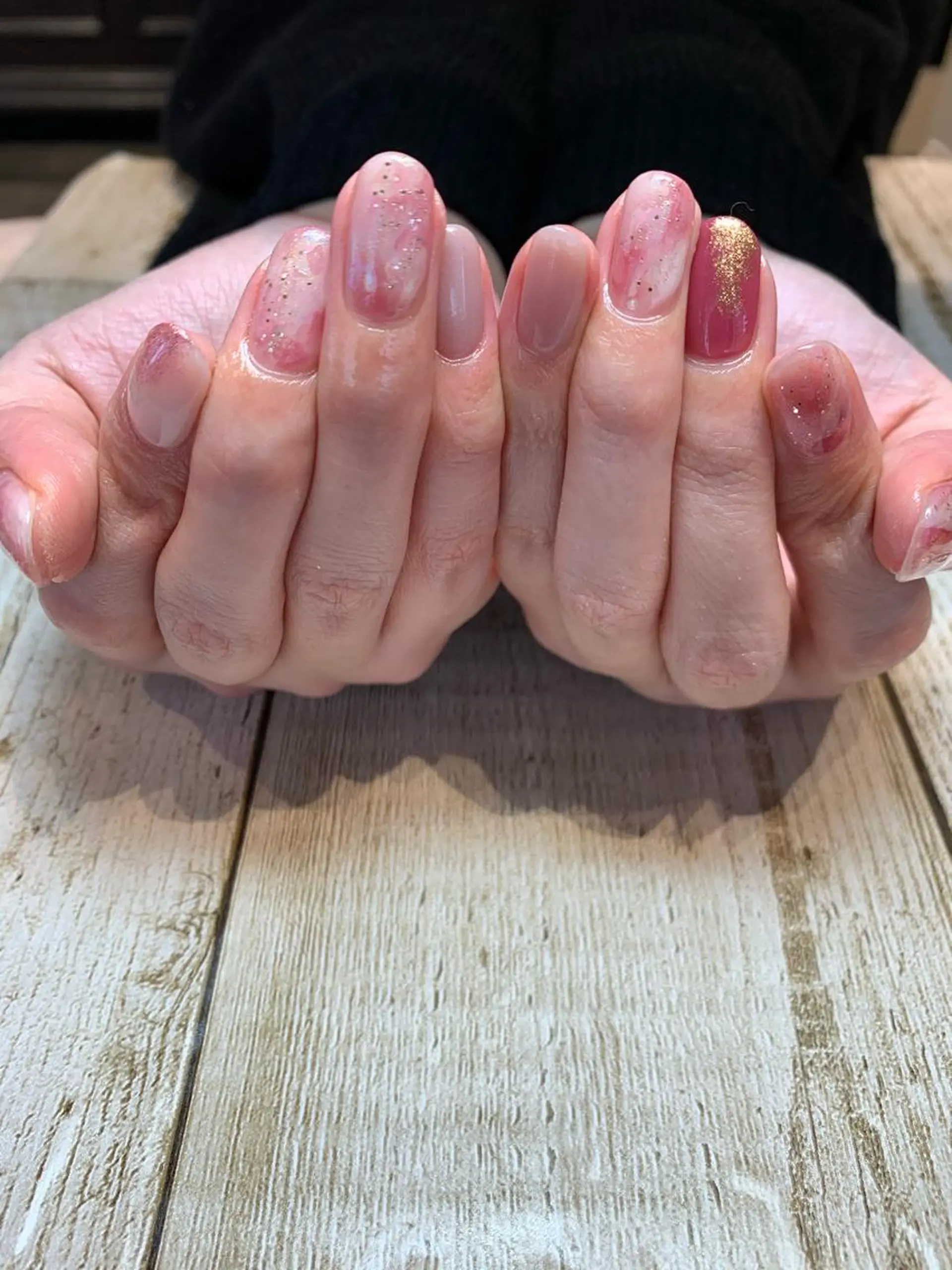 ネイル ニュアンスネイル 渡邊 束紗のネイルデザイン