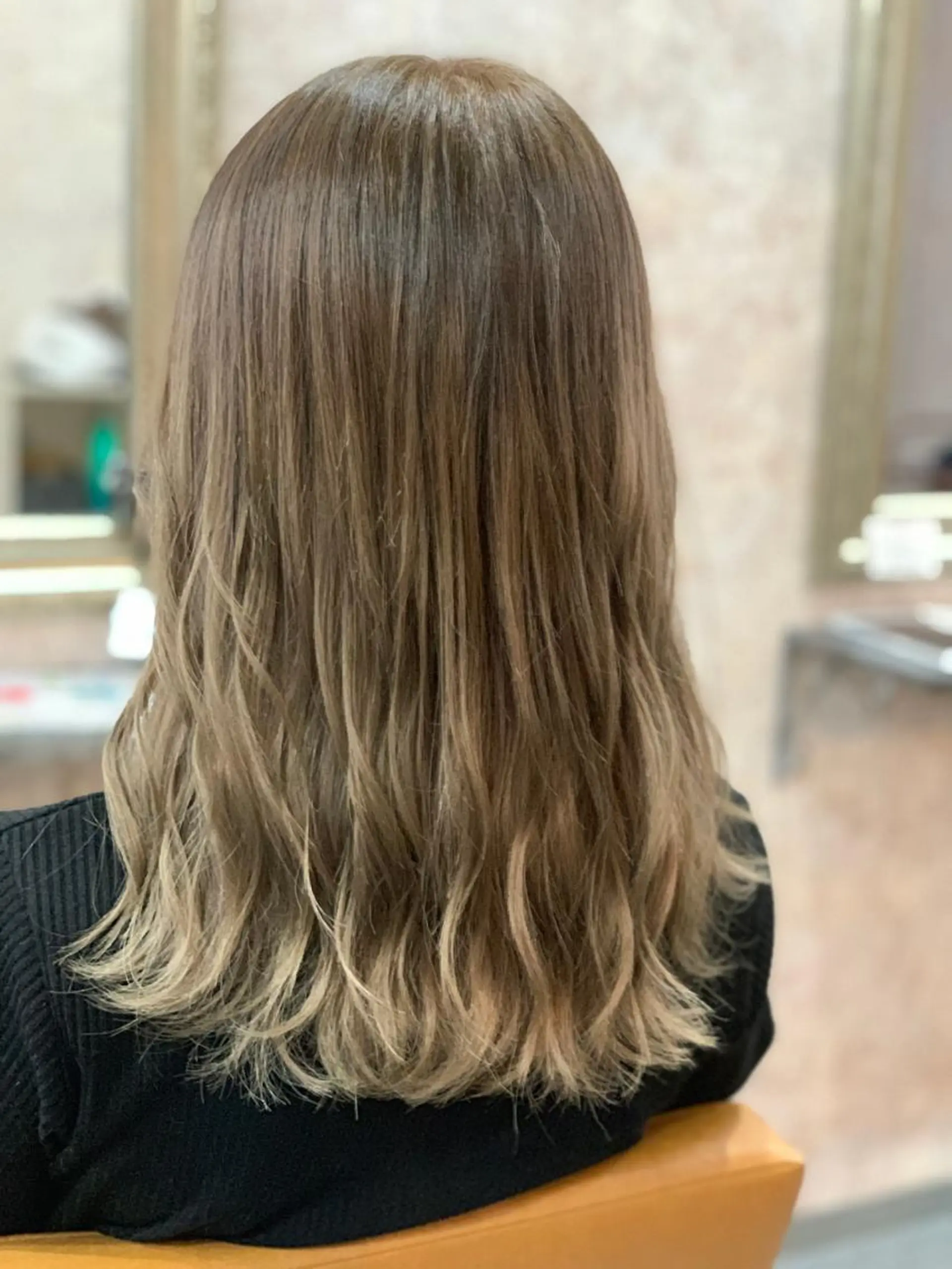ロング メンズスタイル バレイヤージュ　齋藤のヘアスタイル