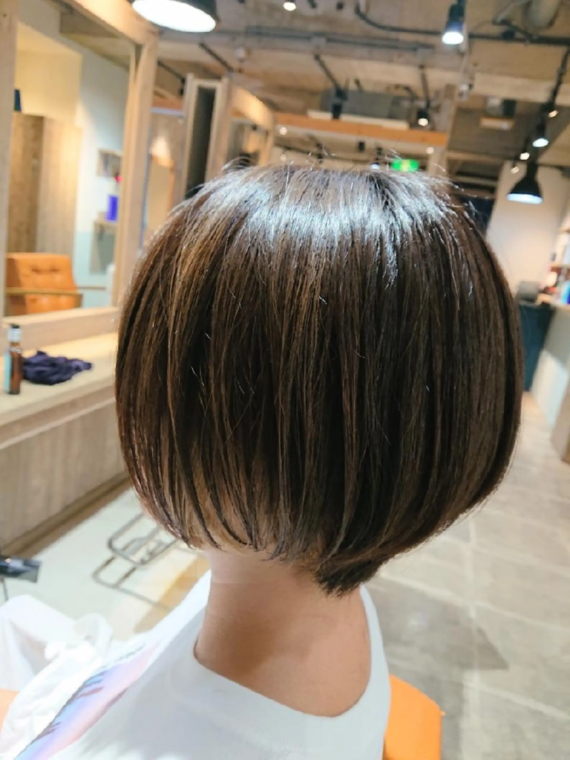 ショート カット ヘアカラー トリートメント alushe 岡 陽子のヘアスタイル