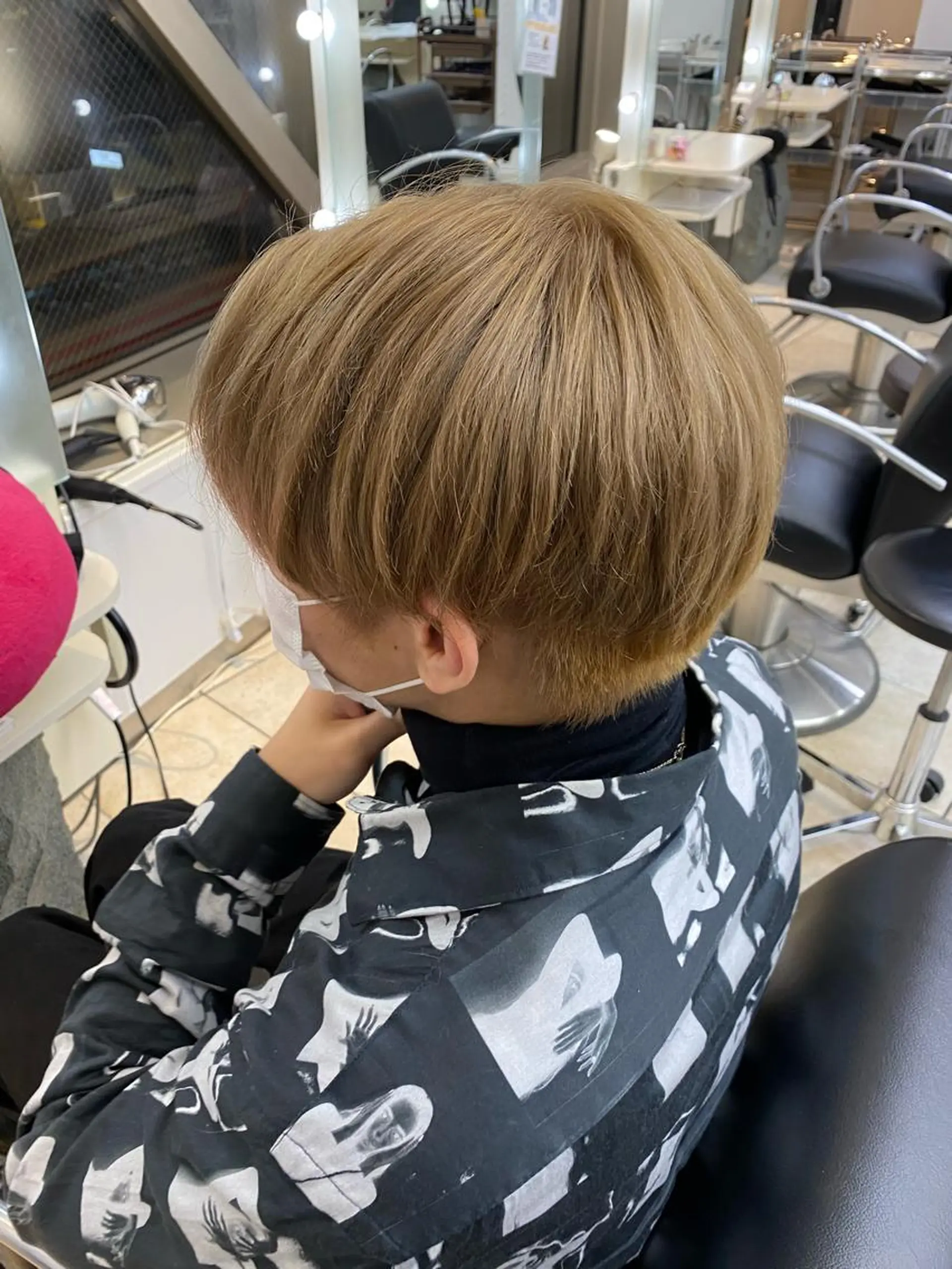 ショート カラー メンズ メンズブリーチ ベージュカラー ブリーチ ミルクティーベージュ 韓国レイヤー×モテ髪 /MITSUKI🤍のヘアスタイル