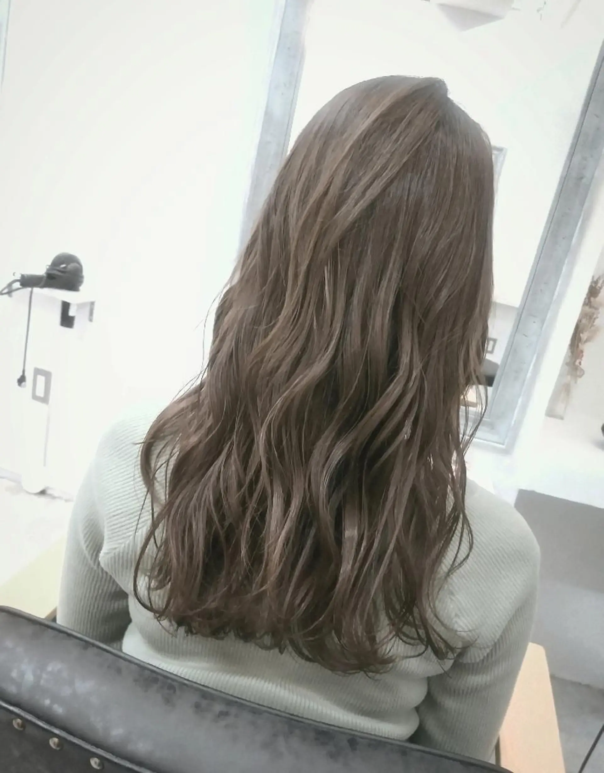 ロング カラー ベージュカラー セピアベージュ 顔周りカット 大場 友稀のヘアスタイル