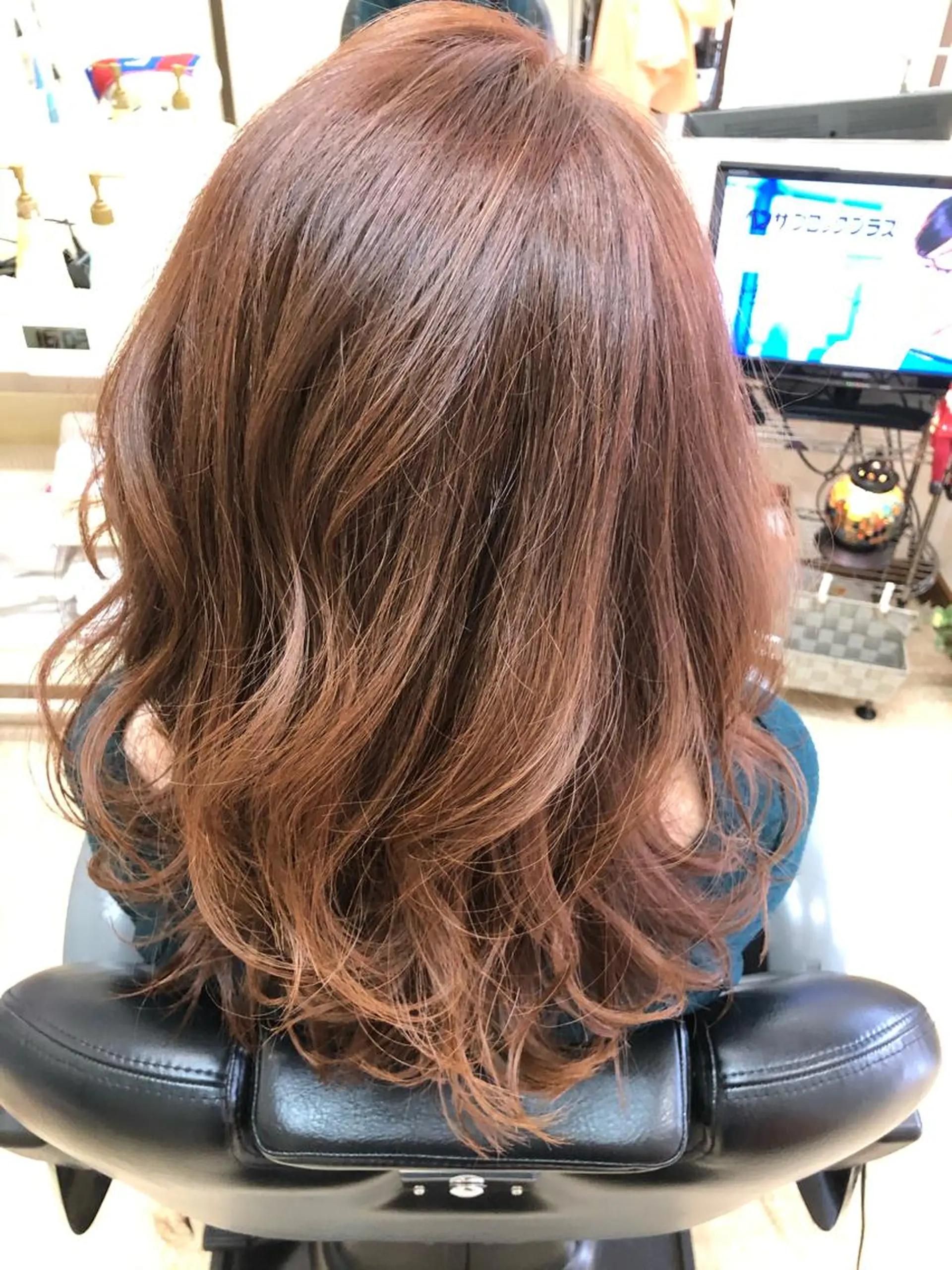 セミロング カラー 石塚 浩のヘアスタイル