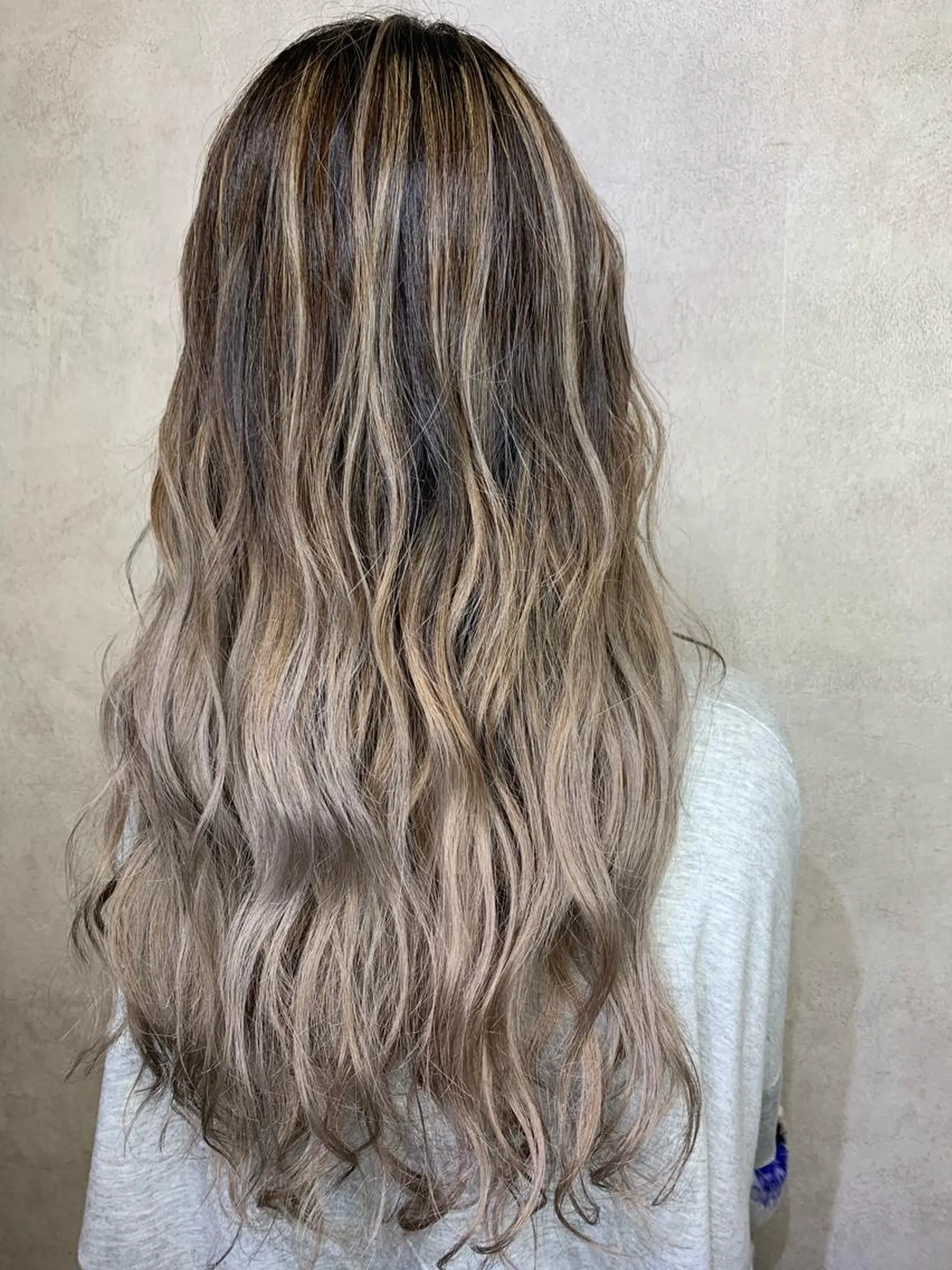 ロング 西村 雄二/エクステのヘアスタイル