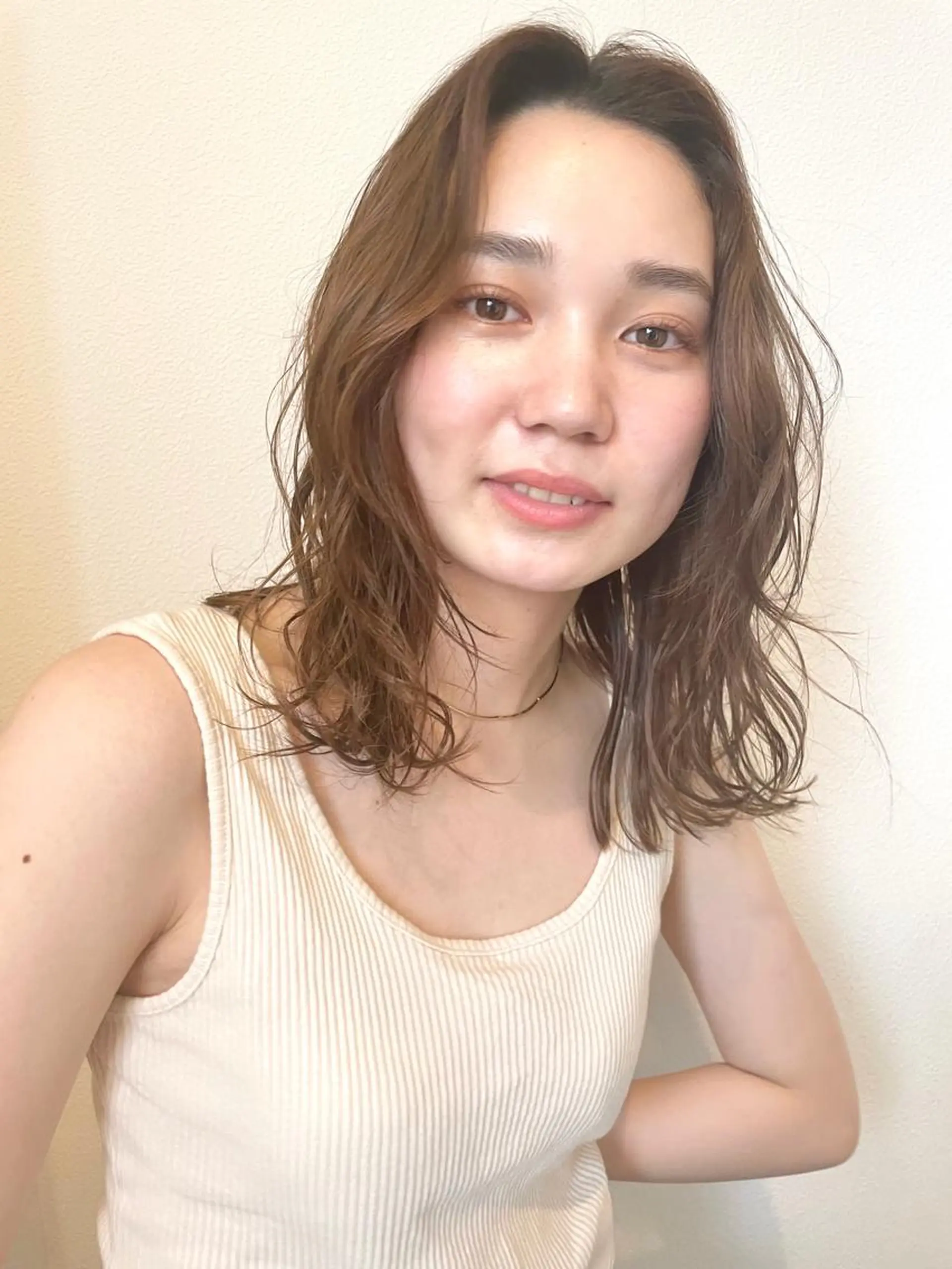 ミディアム カラー ミディアムレイヤー ベージュカラー オリーブベージュ オリーブカラー レイヤーカット 🩰オリーブ/ ベージュ松本咲花🩰のヘアスタイル