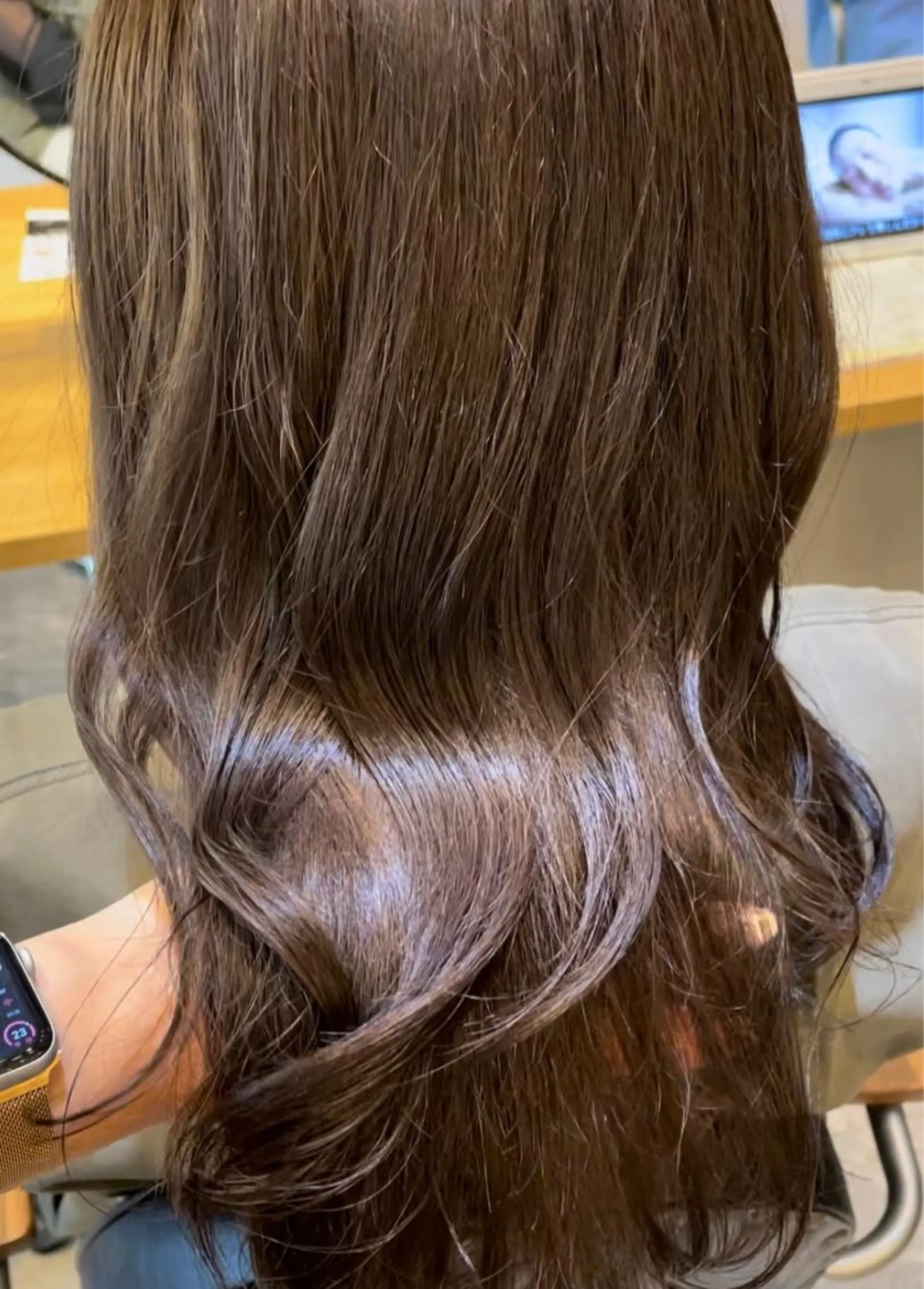 ロング カラー 透明感カラー グレージュ 💘韓国レイヤー上 品カラーruru💘のヘアスタイル