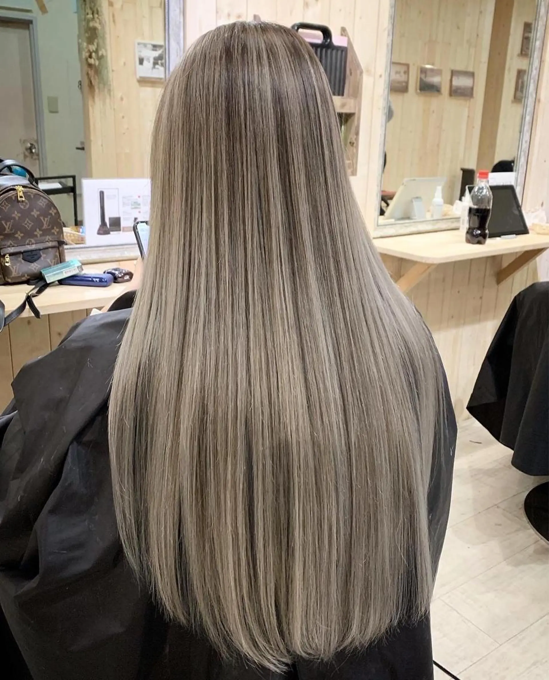 ロング カット ヘアカラー 高山 滉太のヘアスタイル