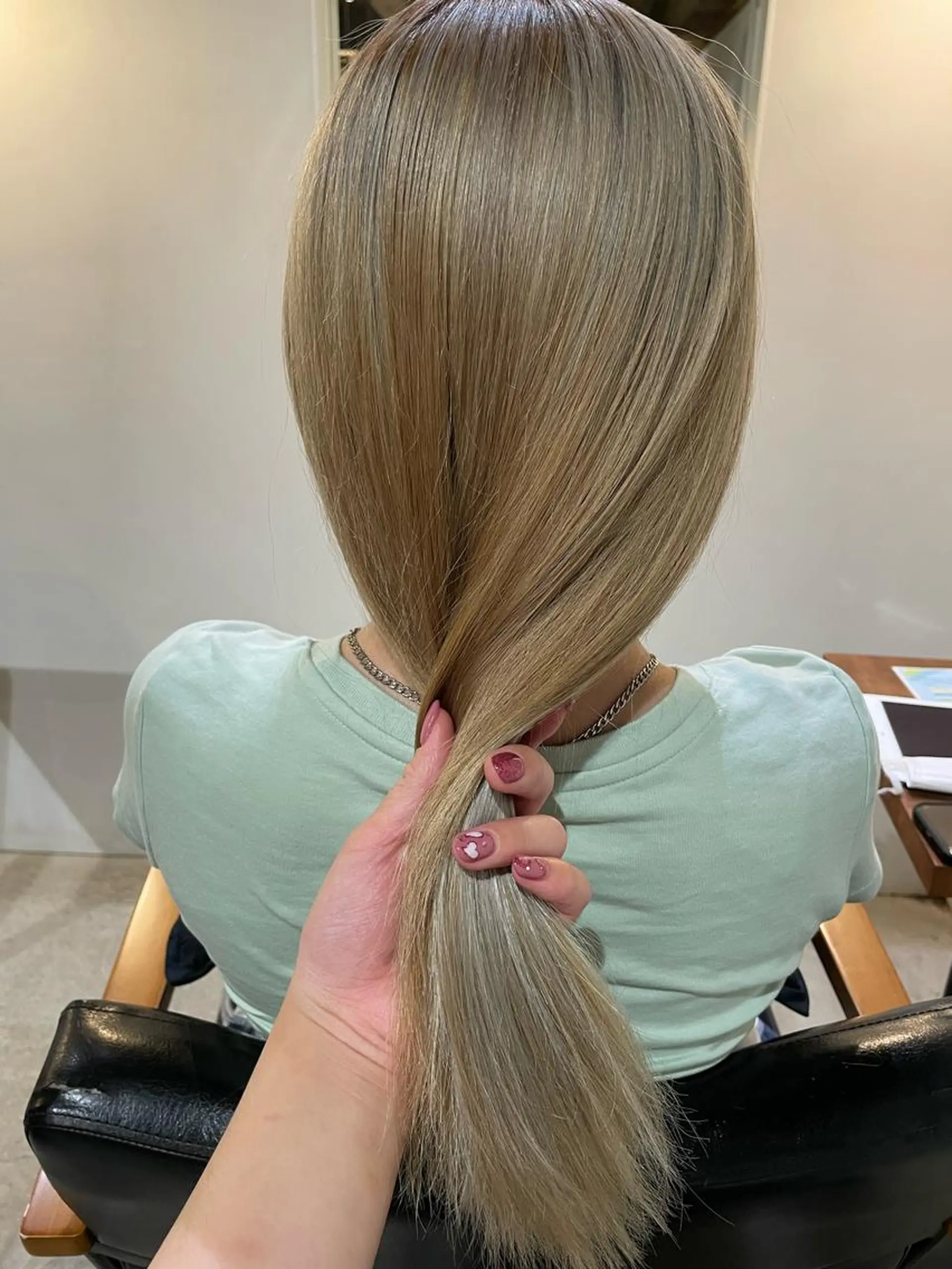 ロング 寺本 奈央のヘアスタイル