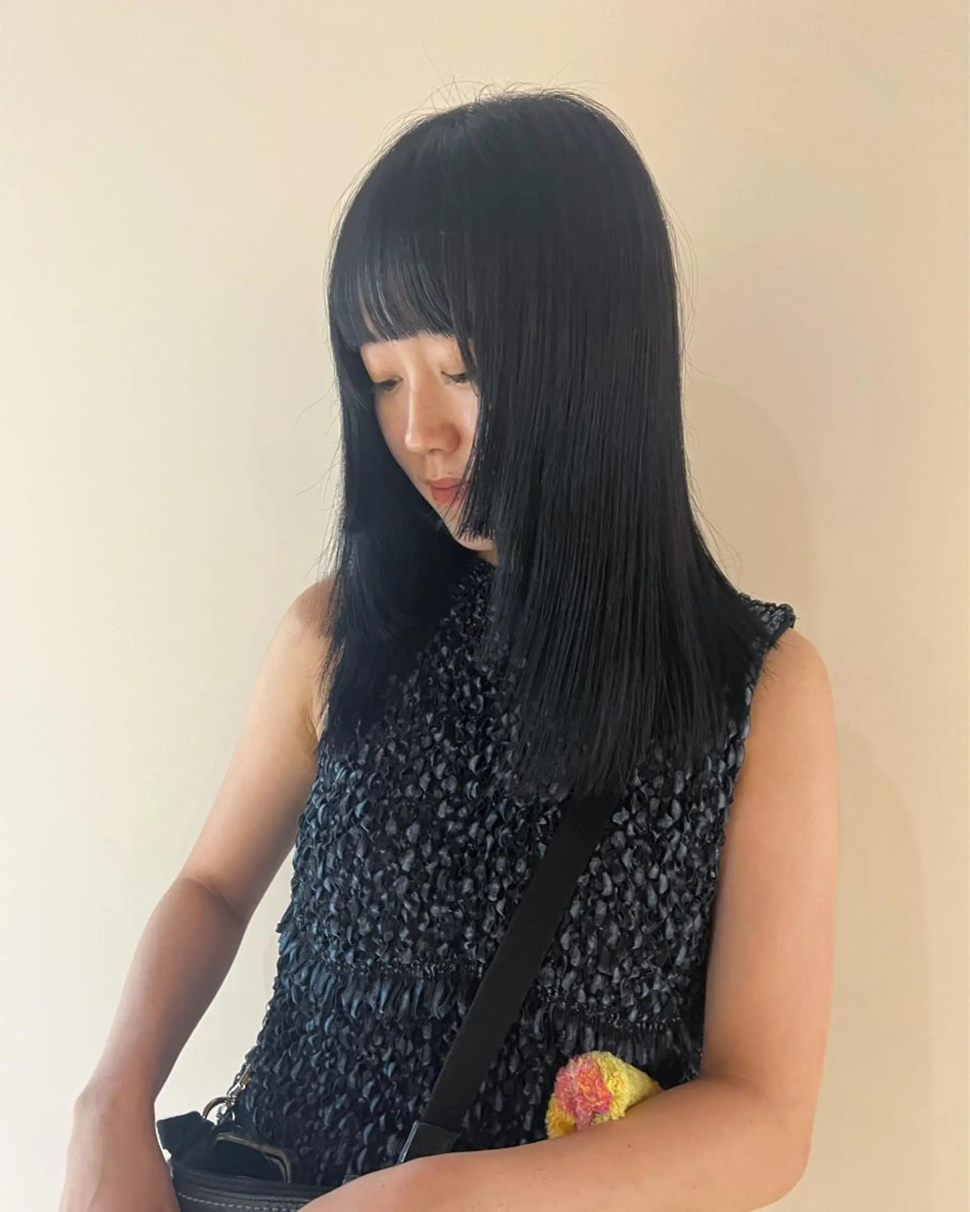 ミディアム カラー 顔周りカット io濱川 遥のヘアスタイル