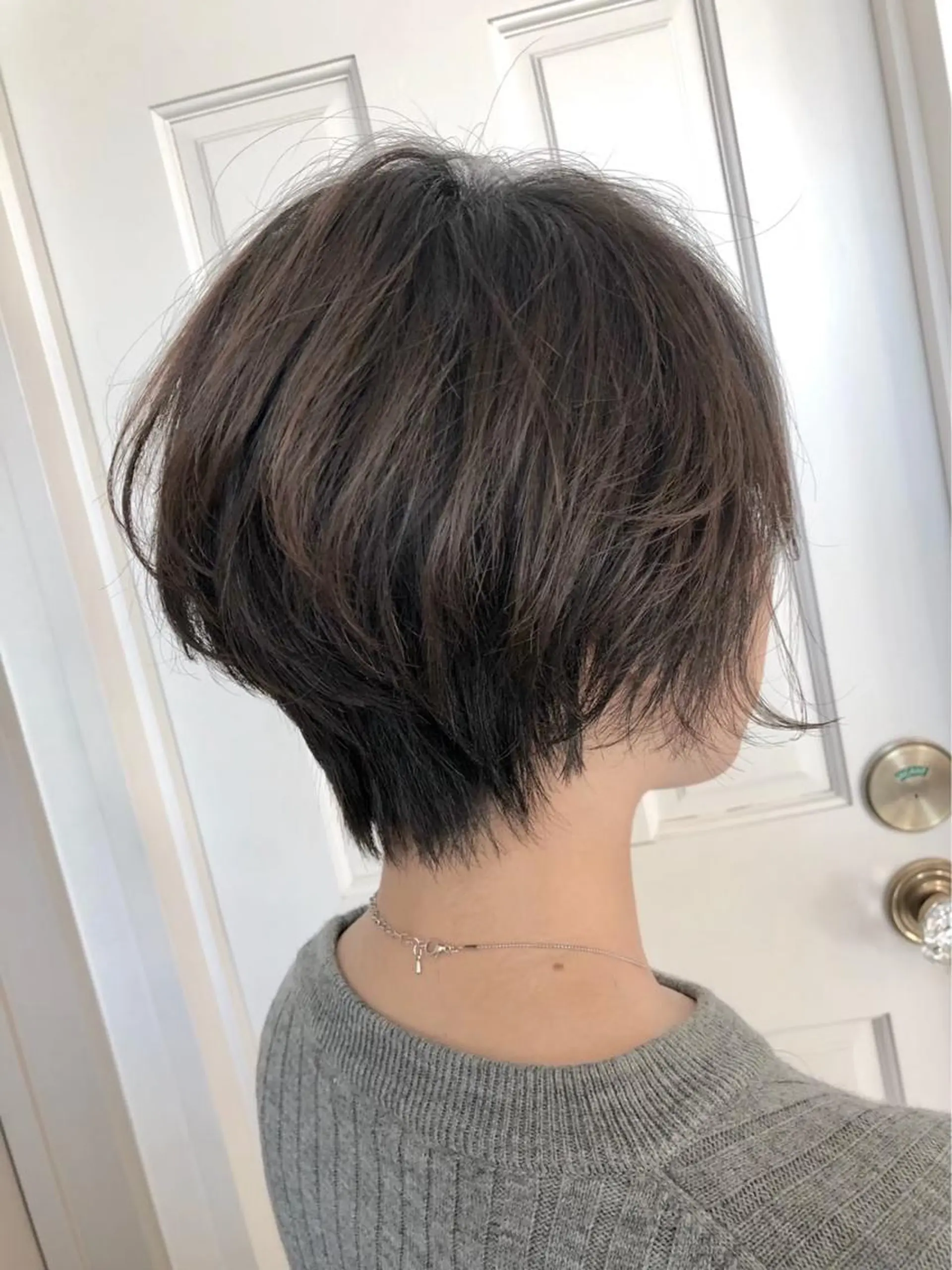 ショート カット トリートメント 顔周り/ブリーチなし /縮毛矯正🫧伊勢のヘアスタイル