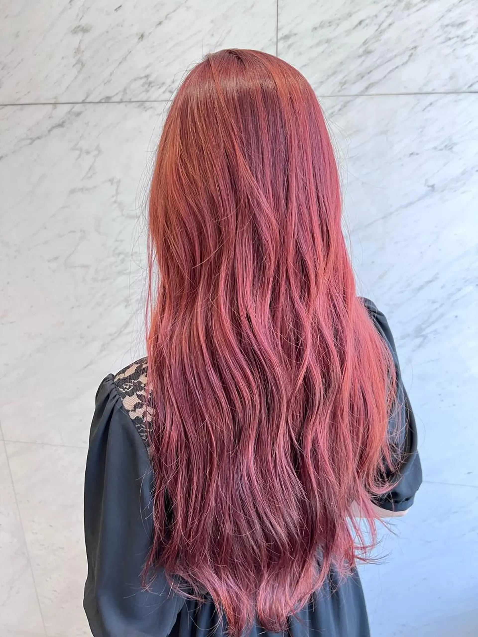 セミロング カラー ブリーチ ピンクカラー カット ヘアカラー トリートメント ベイリコルド　アトリ 店長　宮城一真のヘアスタイル