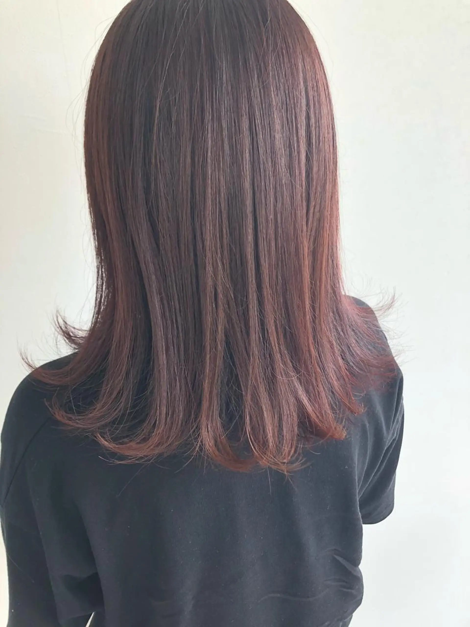 ミディアム カラー 松浦 圭希のヘアスタイル