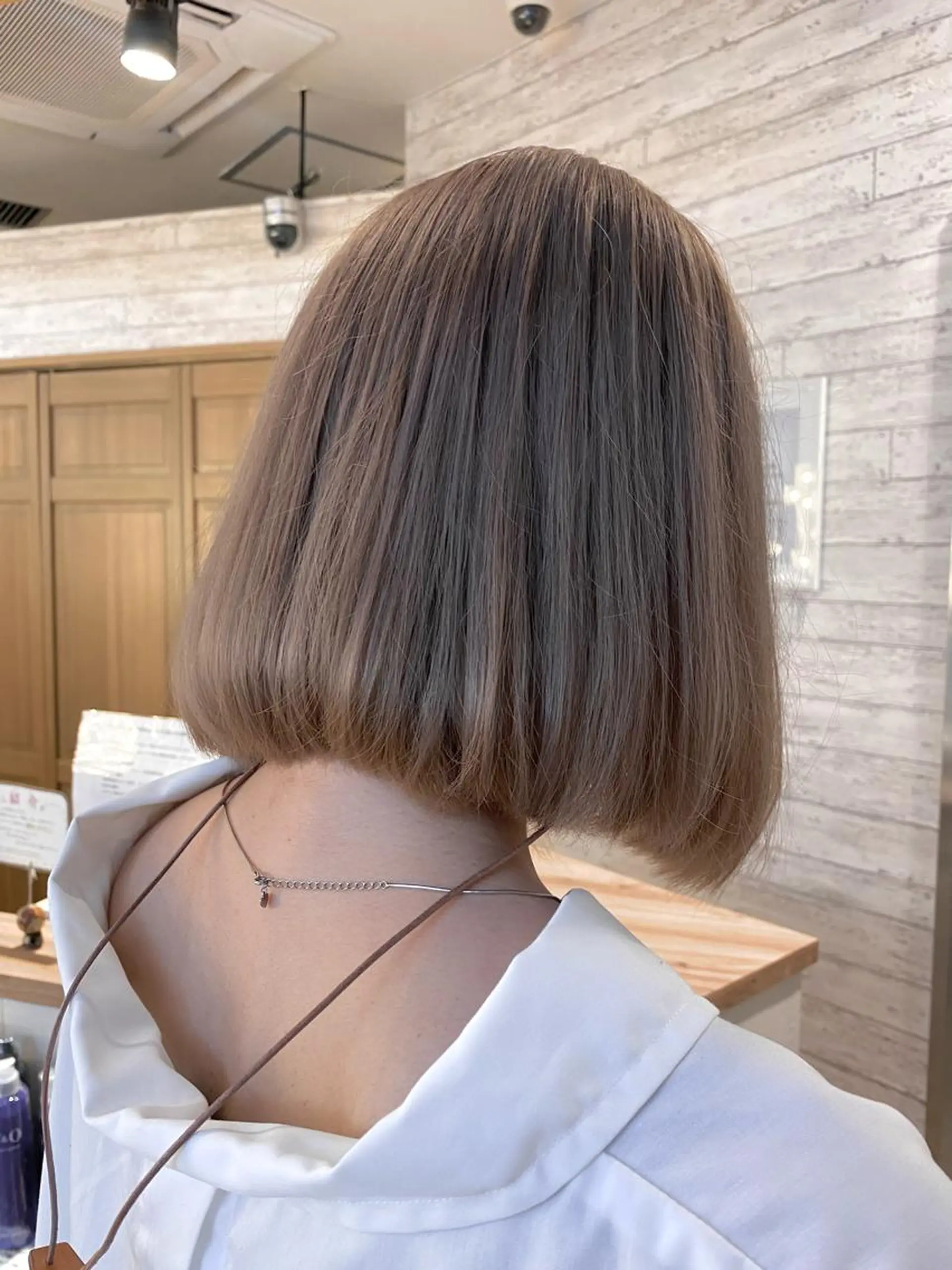 ミディアム カラー ベージュカラー ホワイトベージュ 遠藤沙也加 /レイヤーカットのヘアスタイル