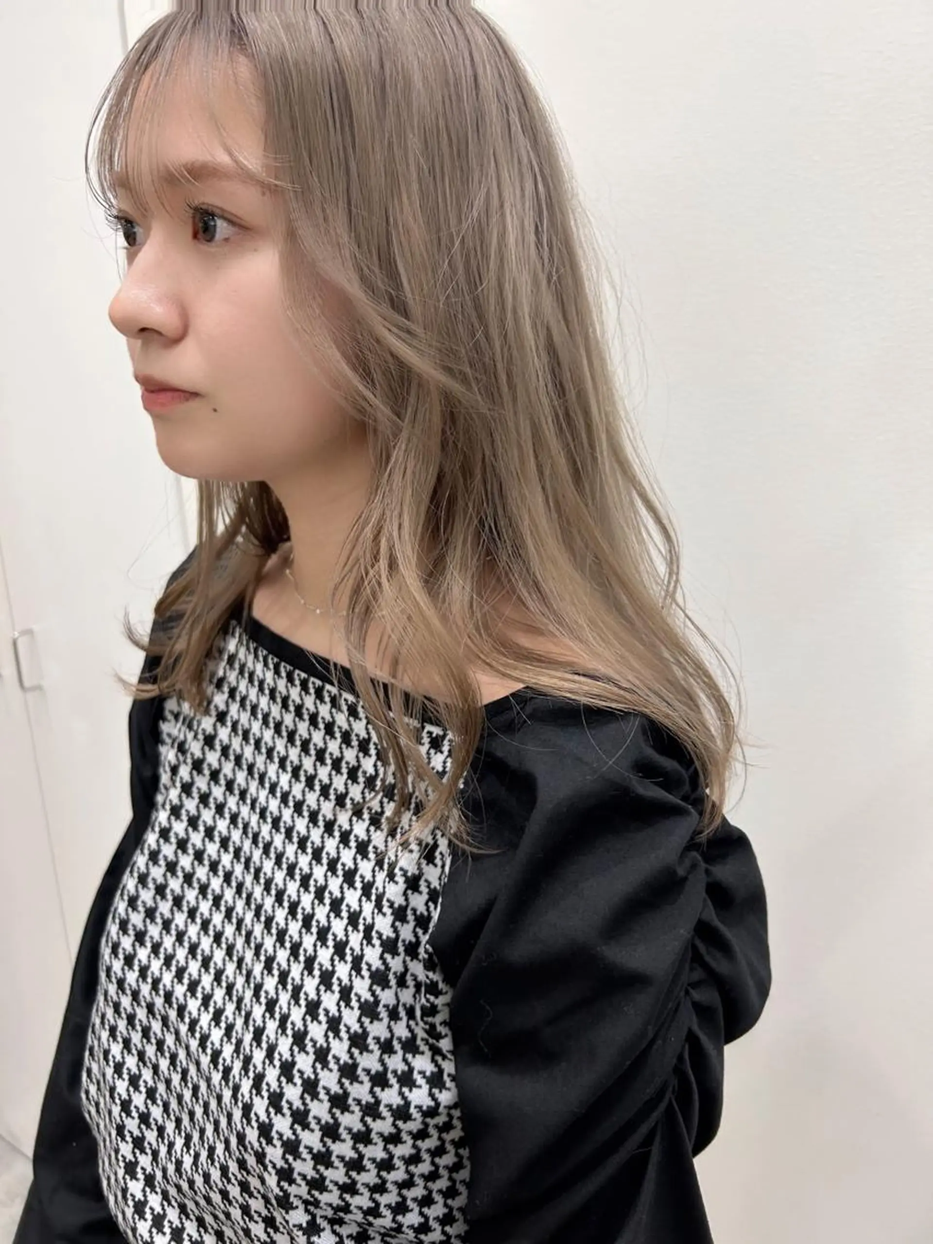 ロング カラー 💛🤍U too e’s 鎌倉🧸のヘアスタイル