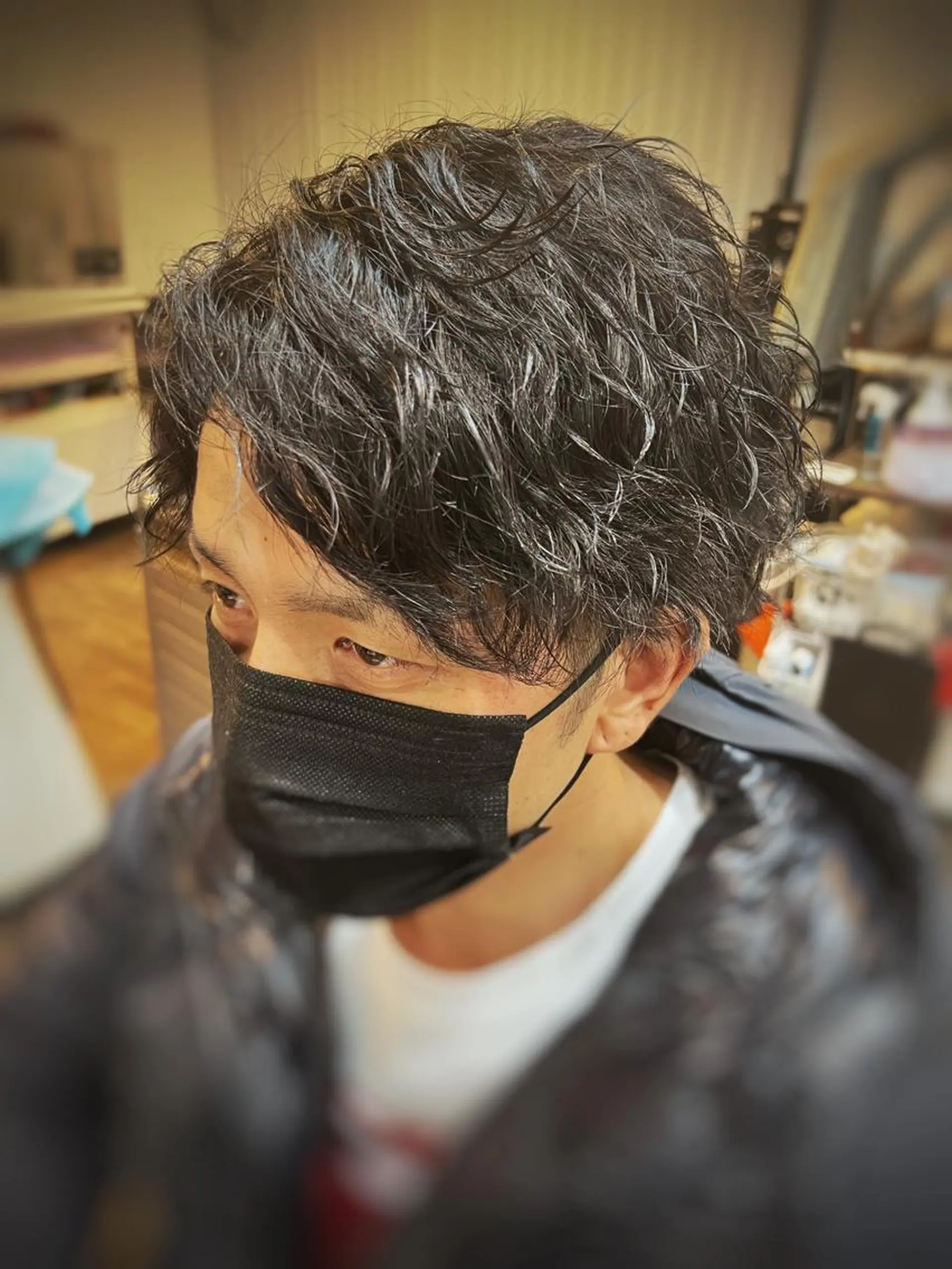ショート パーマ メンズ 二本木 秀成のヘアスタイル