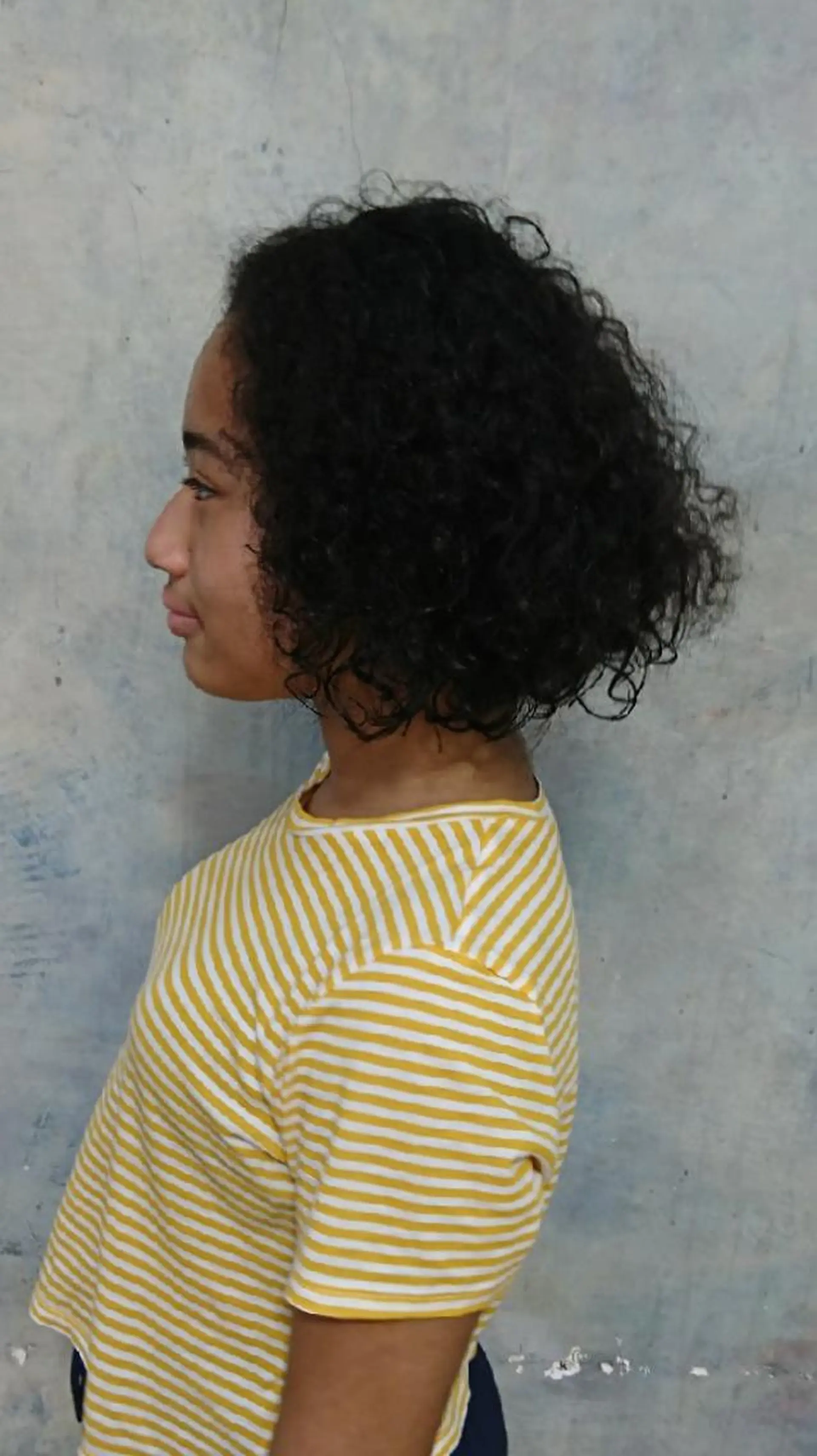 ミディアム 齋藤 愛美のヘアスタイル